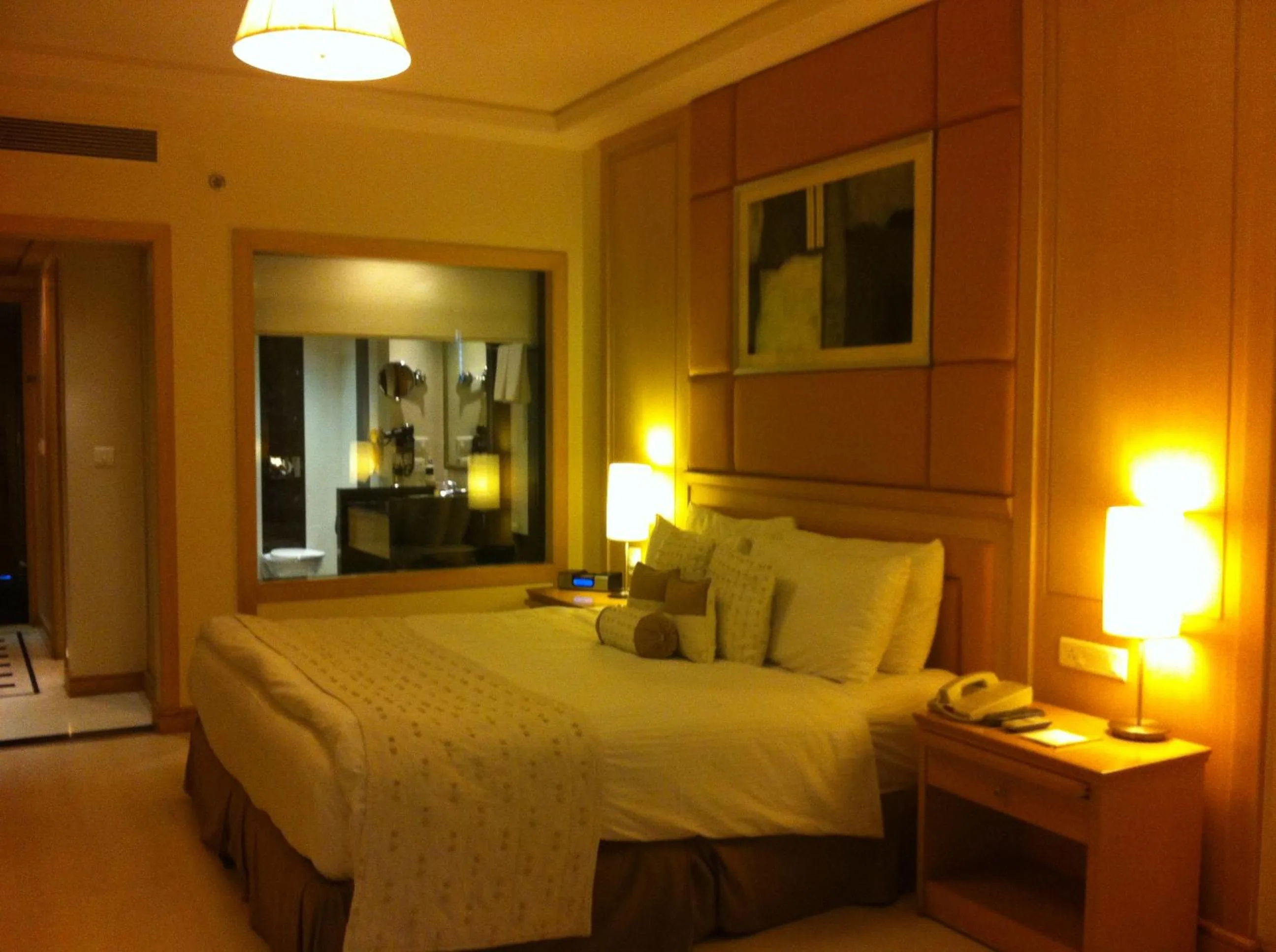 Photo of the whole room, Bed in Lemon Tree Premier, Jaipur