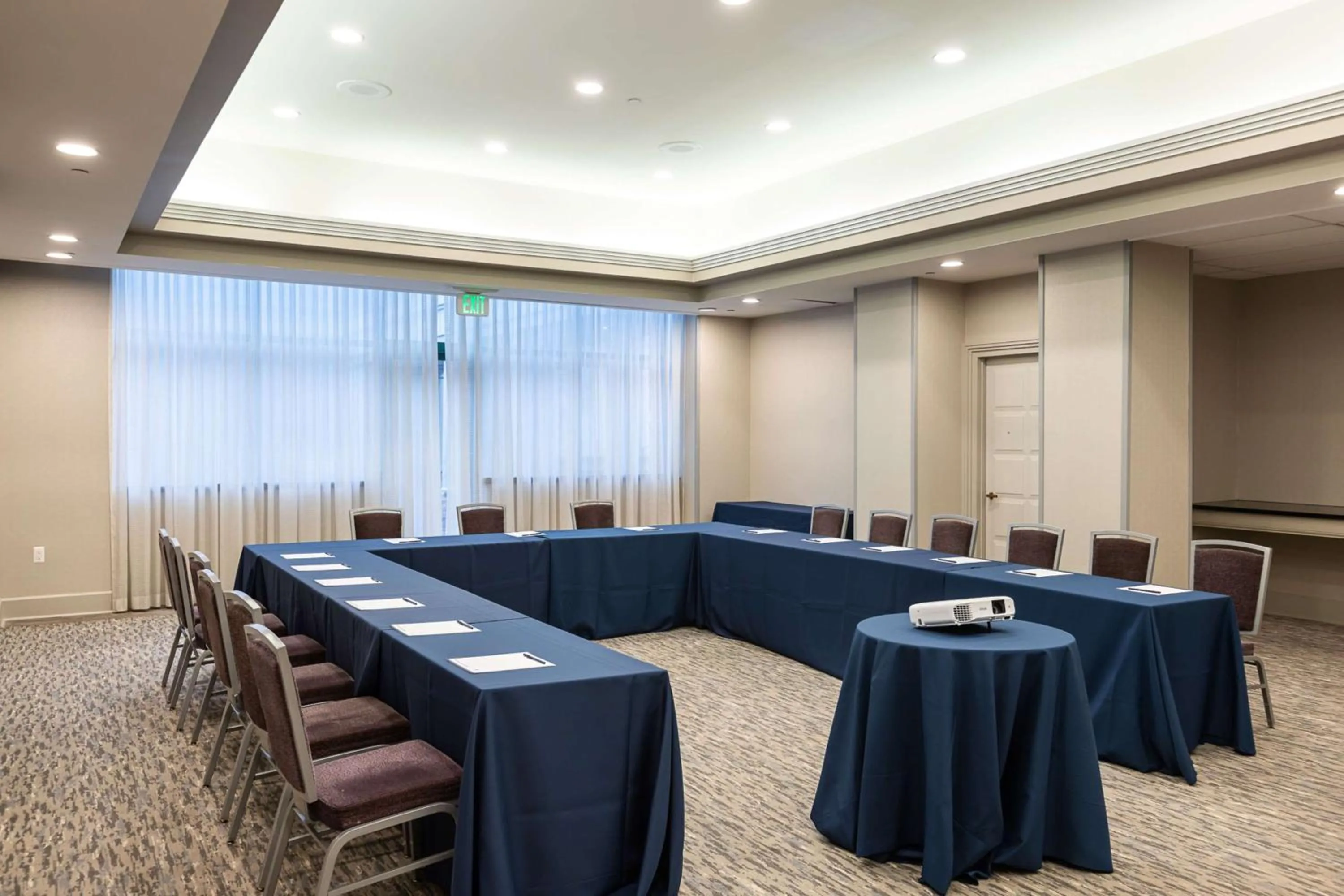 Meeting/conference room in Inn at the Colonnade Baltimore - A DoubleTree by Hilton Hotel