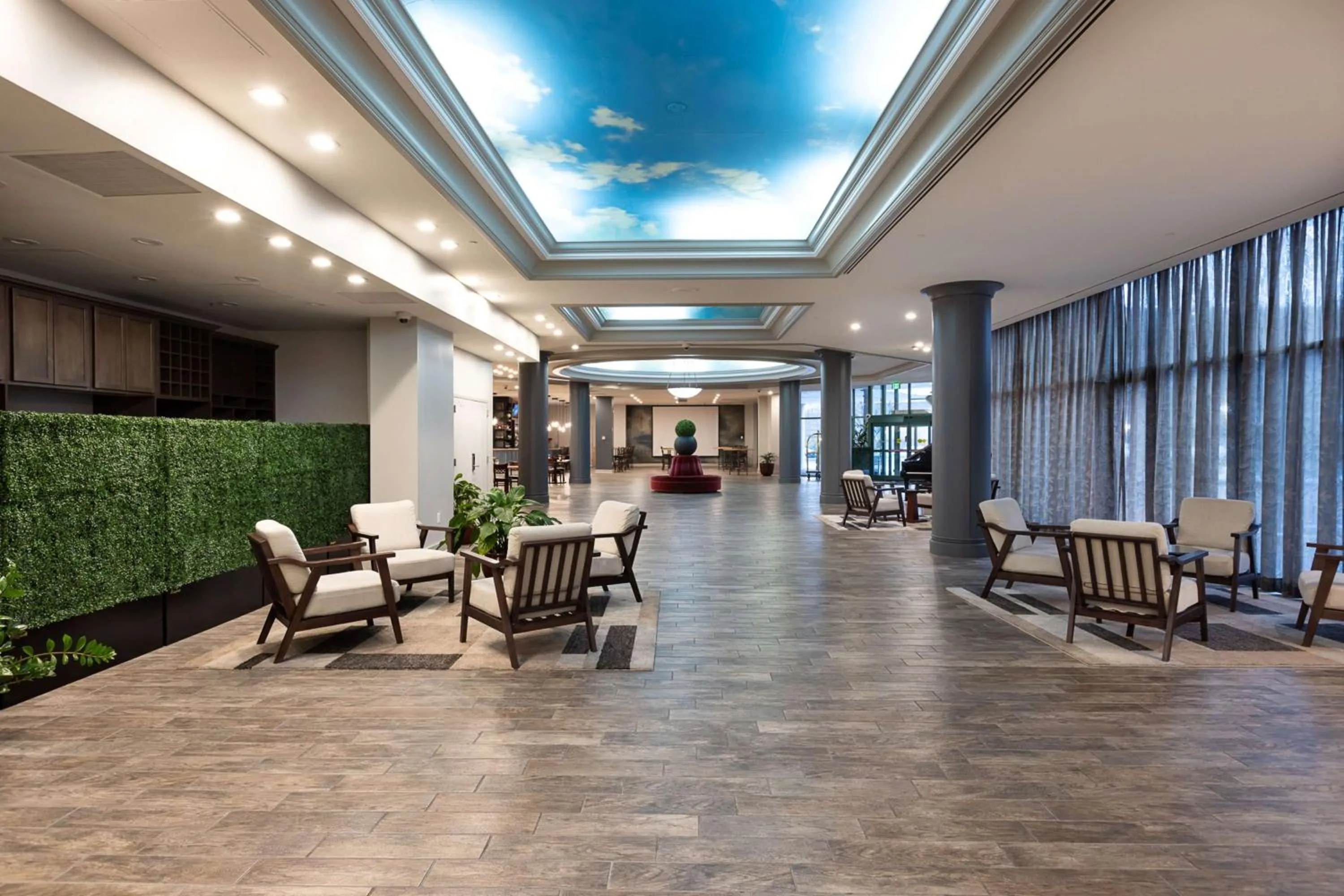 Lobby or reception in Inn at the Colonnade Baltimore - A DoubleTree by Hilton Hotel