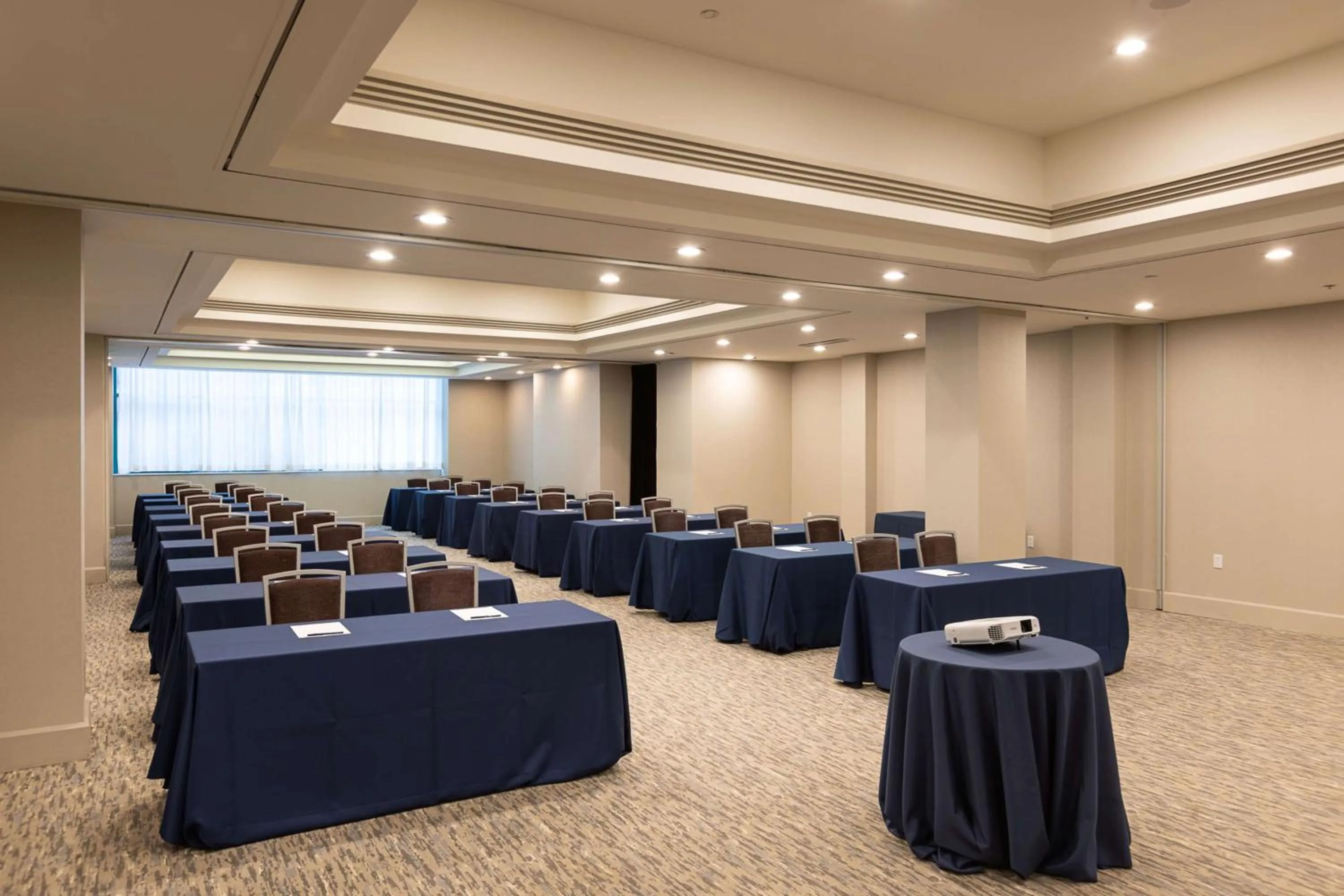 Meeting/conference room in Inn at the Colonnade Baltimore - A DoubleTree by Hilton Hotel