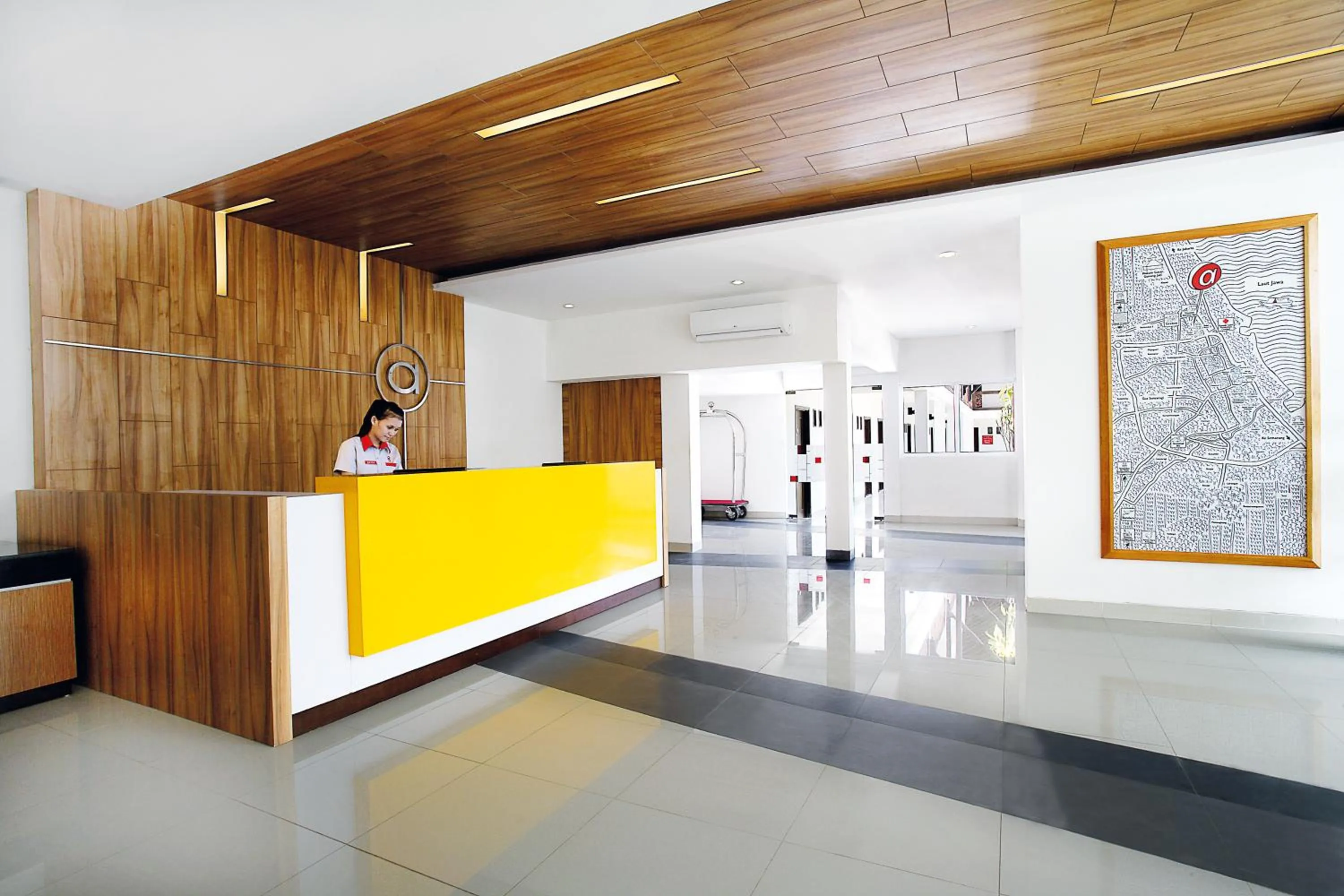 Lobby or reception in Amaris Hotel Cirebon