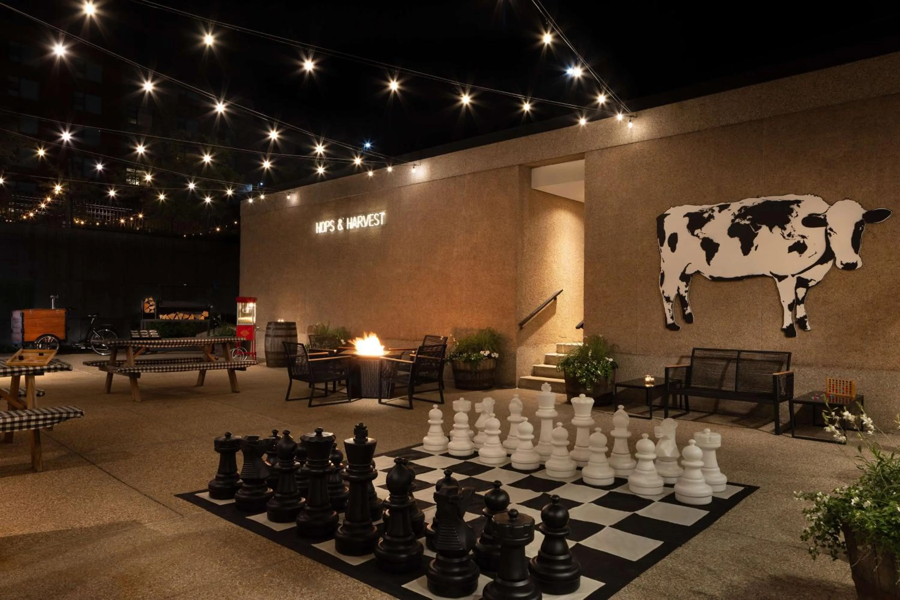 Dining area in Hotel Champlain Burlington, Curio Collection by Hilton