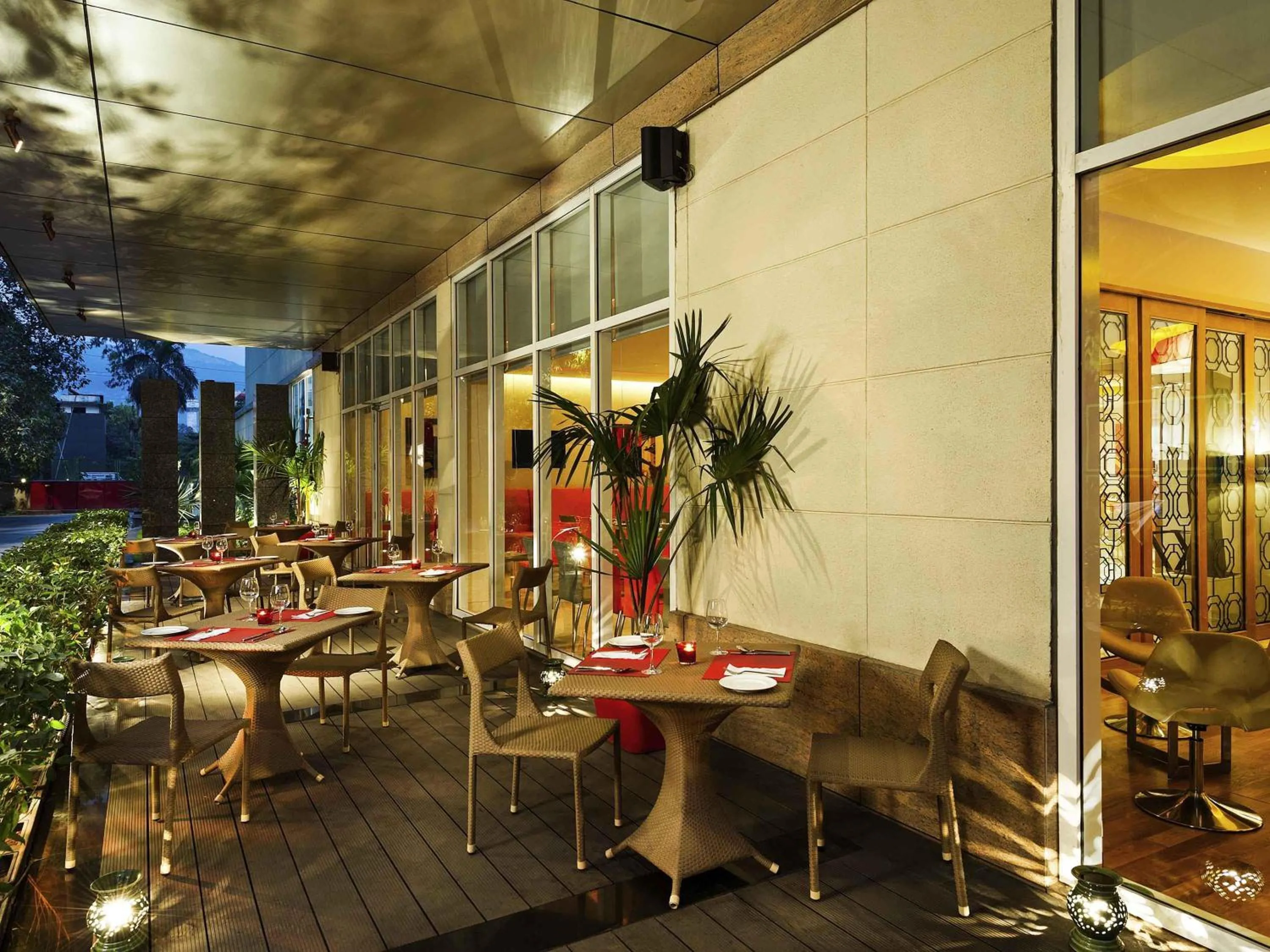 Restaurant/places to eat in ibis Navi Mumbai - An Accor Brand