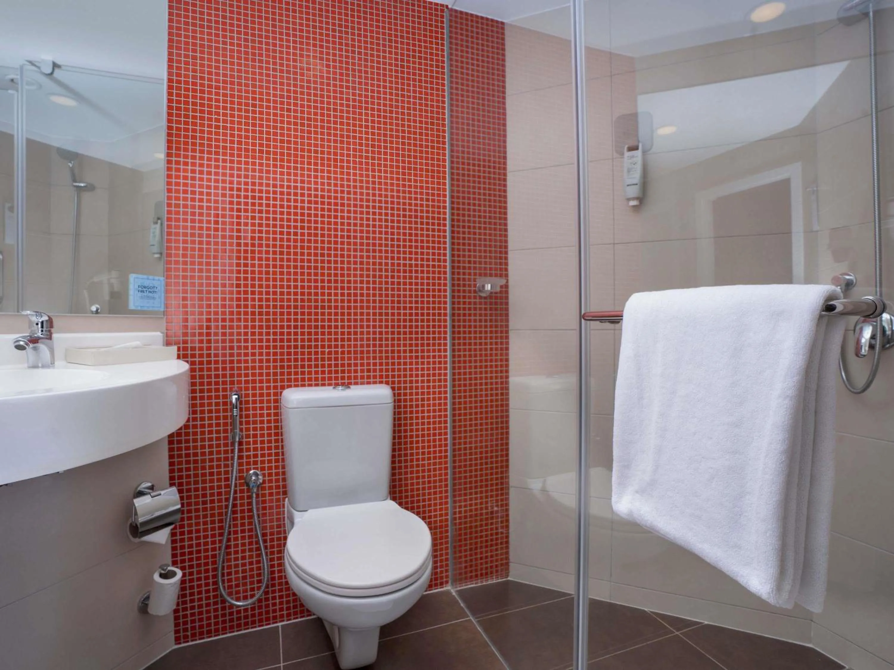 Bedroom in ibis Navi Mumbai - An Accor Brand