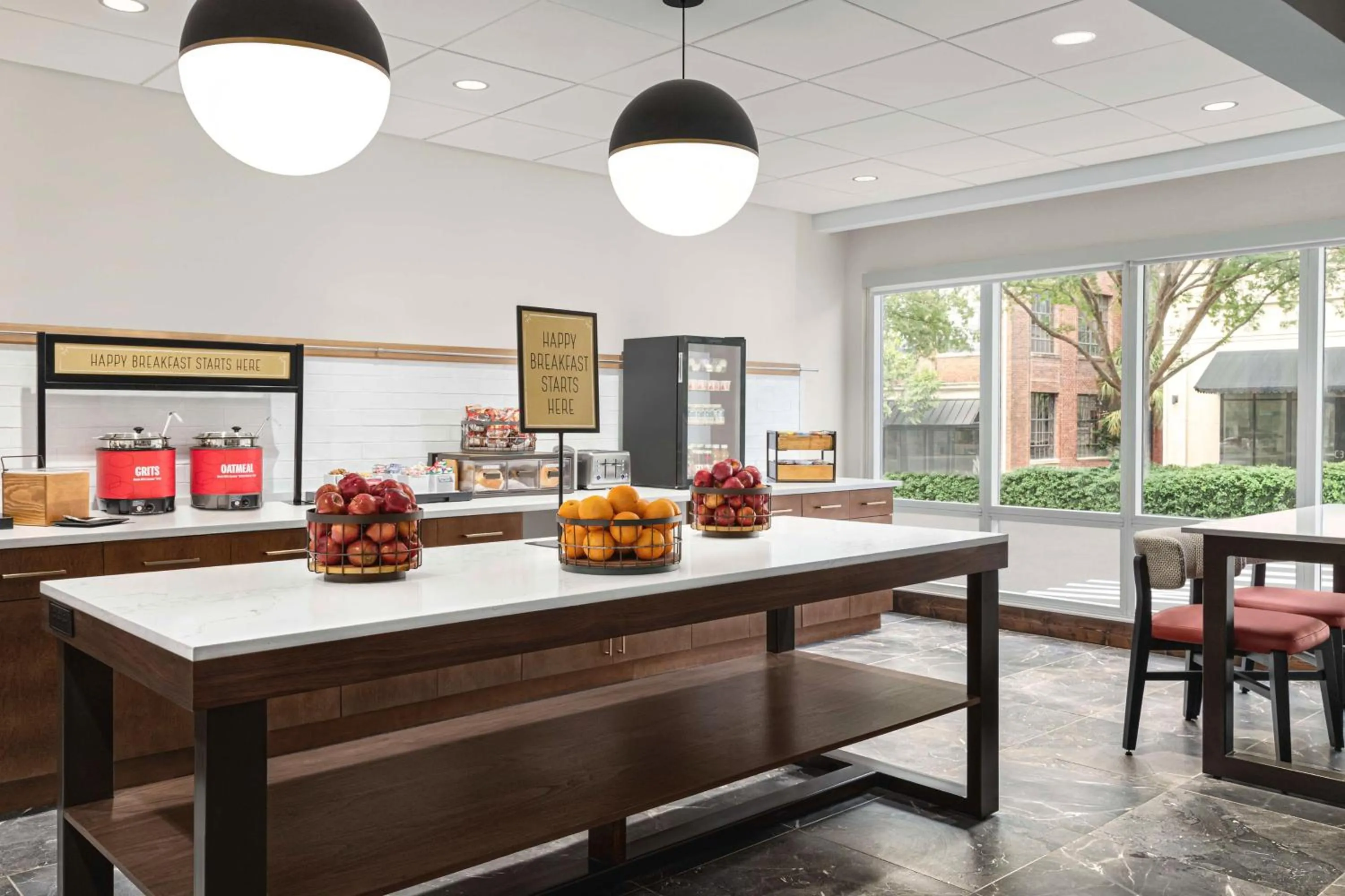 Breakfast in Hampton Inn Columbia-Downtown Historic District