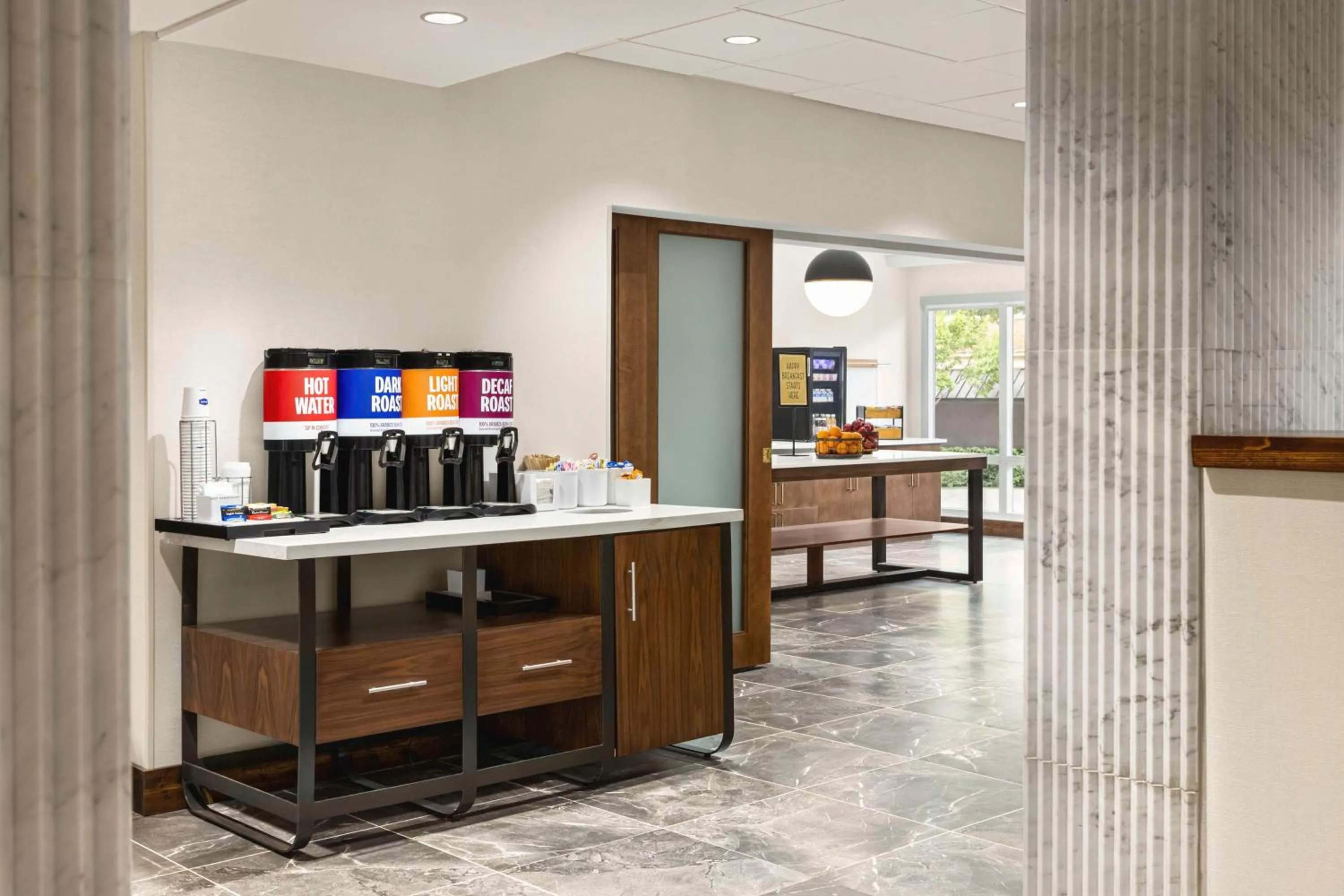 Breakfast in Hampton Inn Columbia-Downtown Historic District