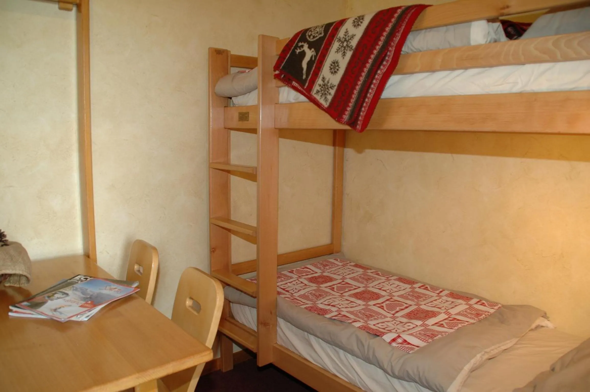 bunk bed, Bed in Résidence La Cour