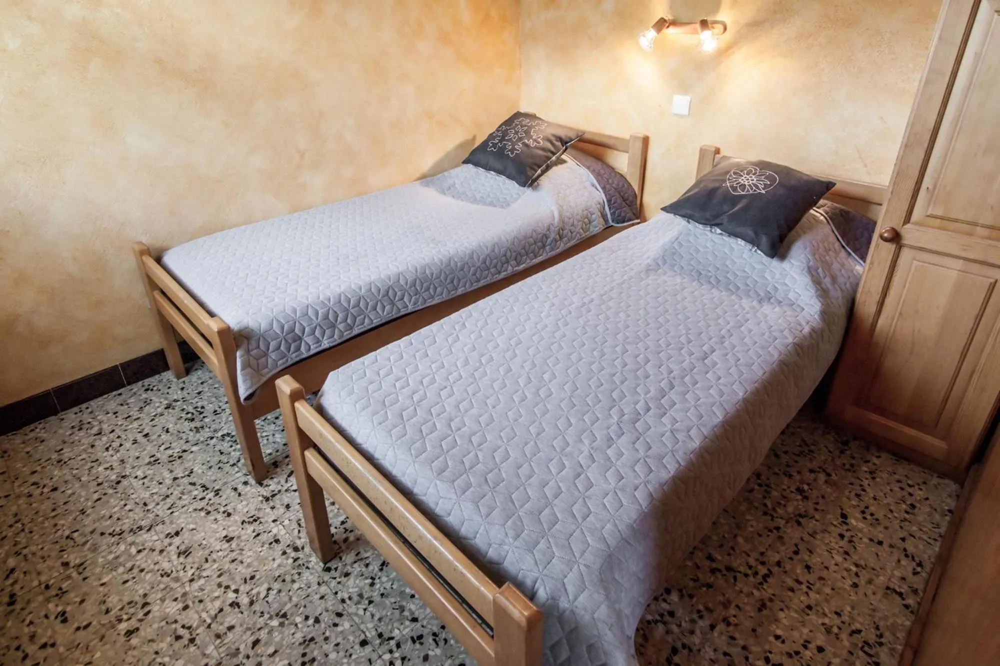 Bedroom, Bed in Appartements Giffre et Clesson - DAHU COMPAGNIE