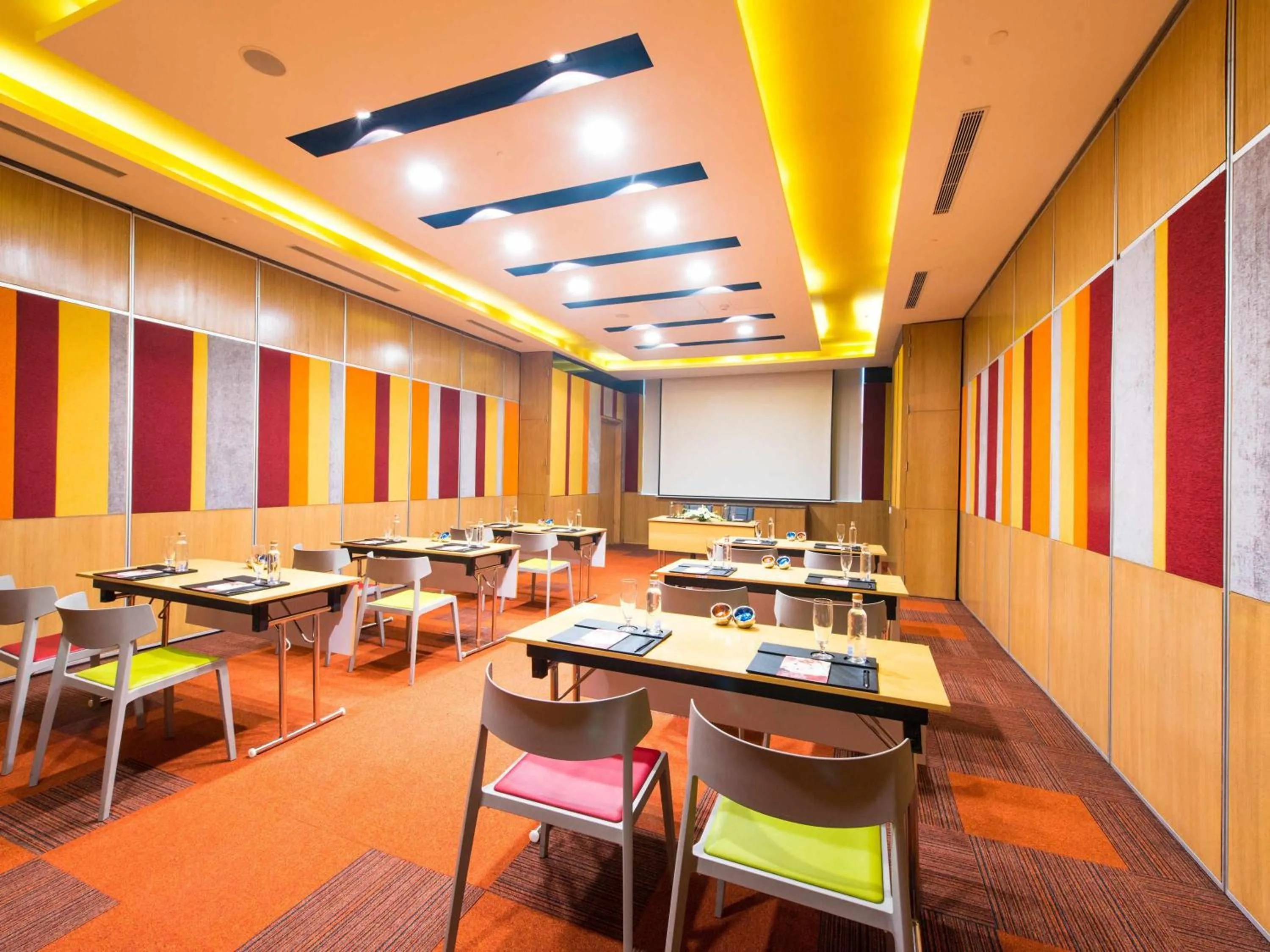 Meeting/conference room in ibis New Delhi Aerocity - An Accor Brand