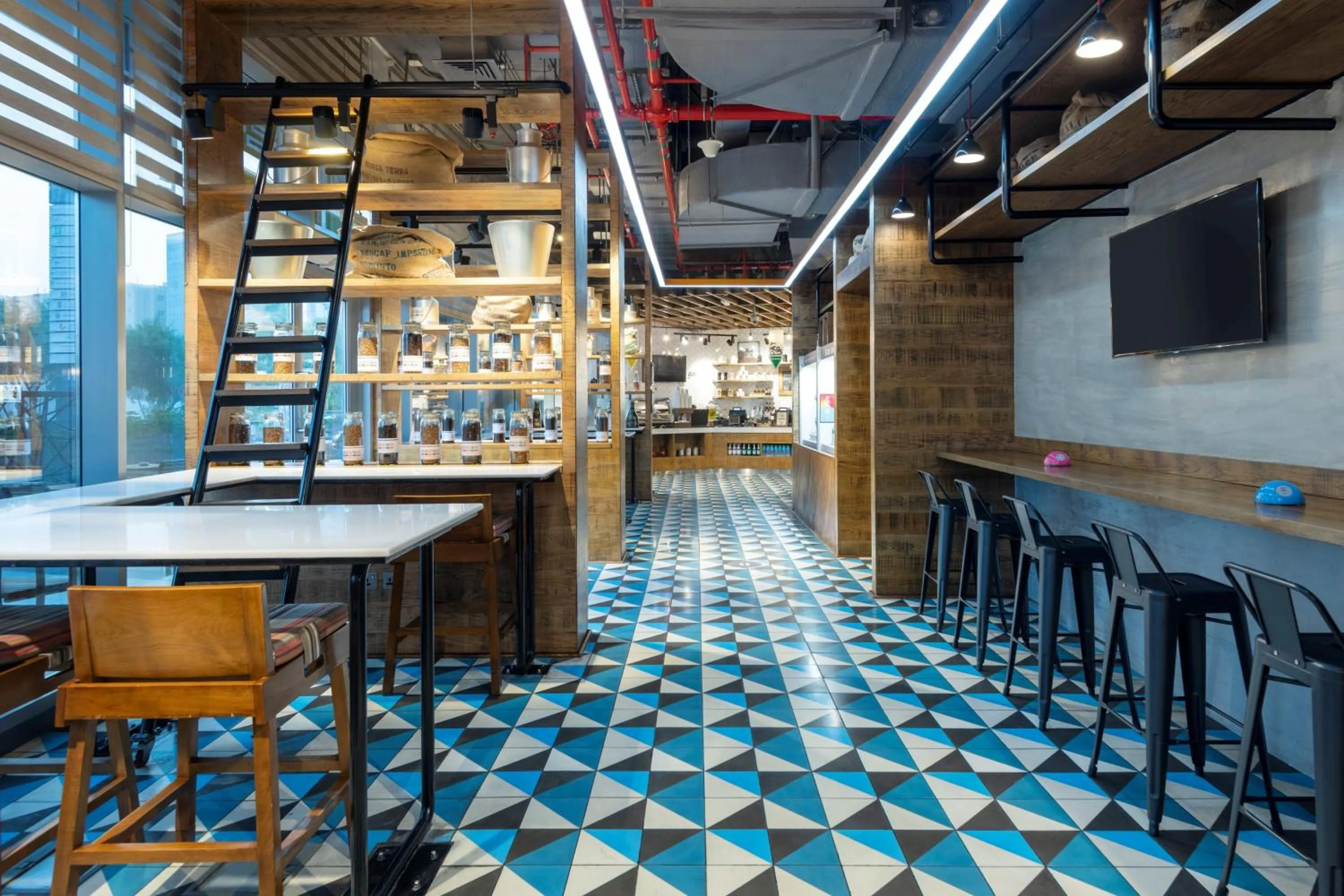 Restaurant/places to eat in Crowne Plaza Doha - The Business Park by IHG