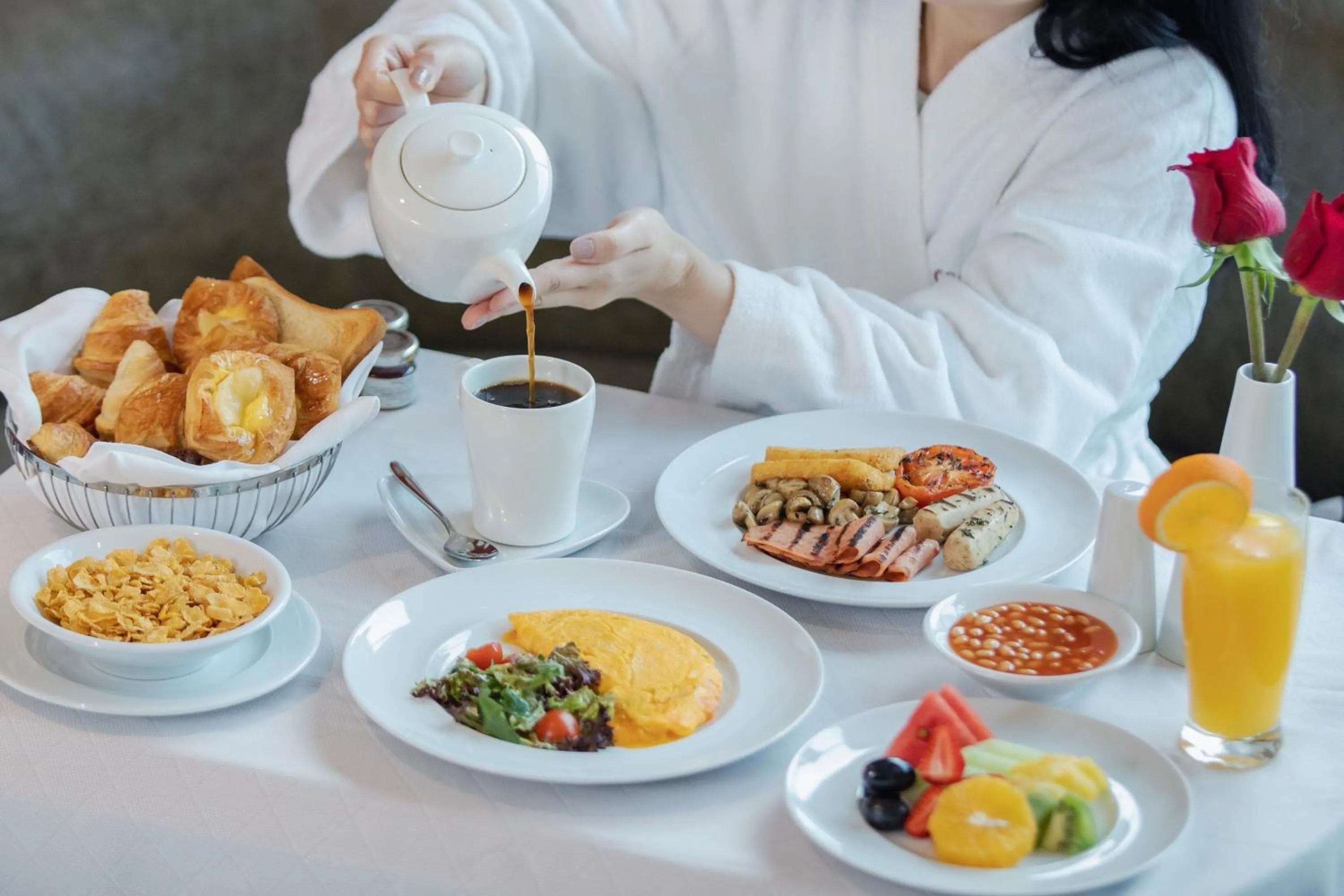 Bedroom in Crowne Plaza Doha - The Business Park by IHG