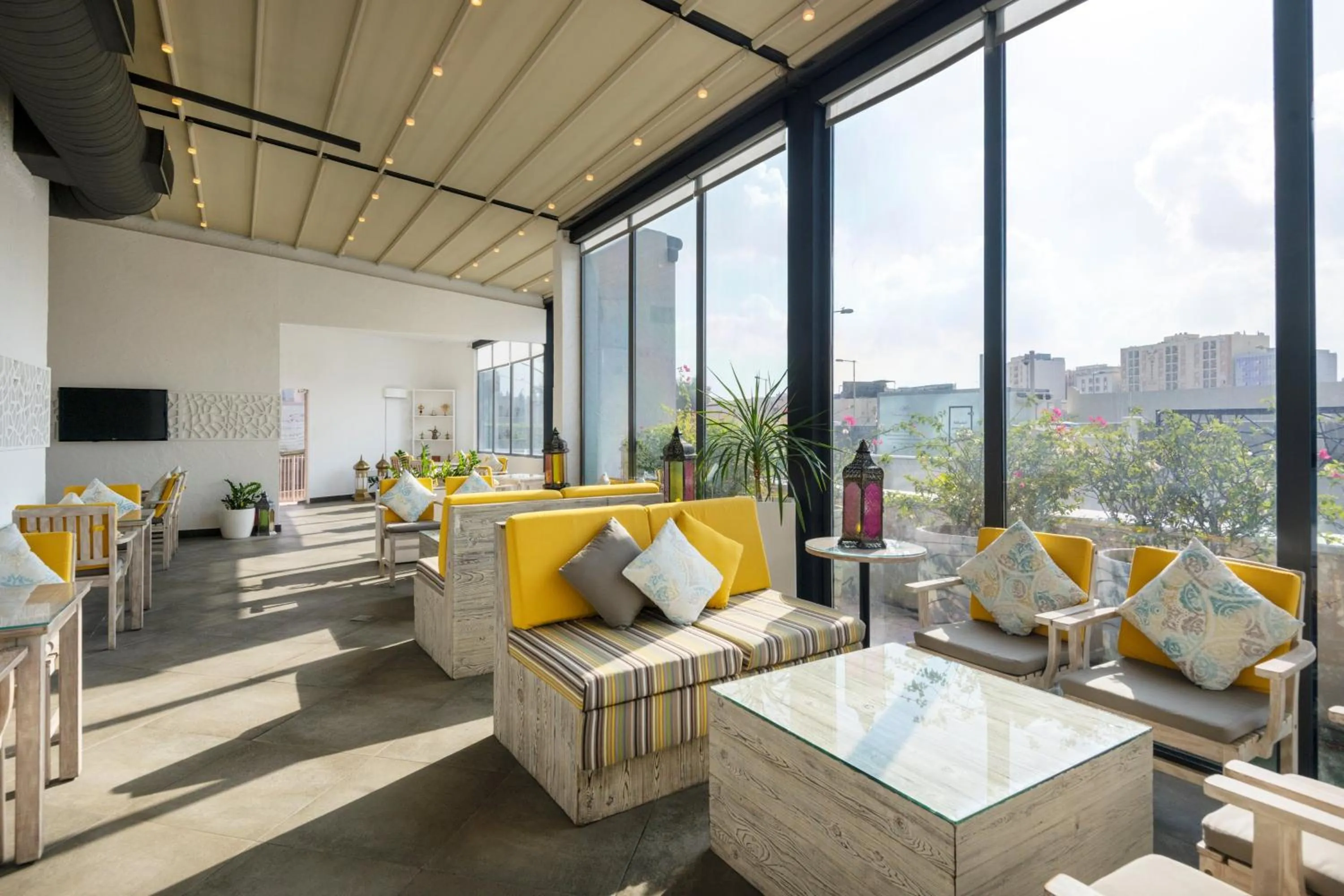 Restaurant/places to eat in Crowne Plaza Doha - The Business Park by IHG