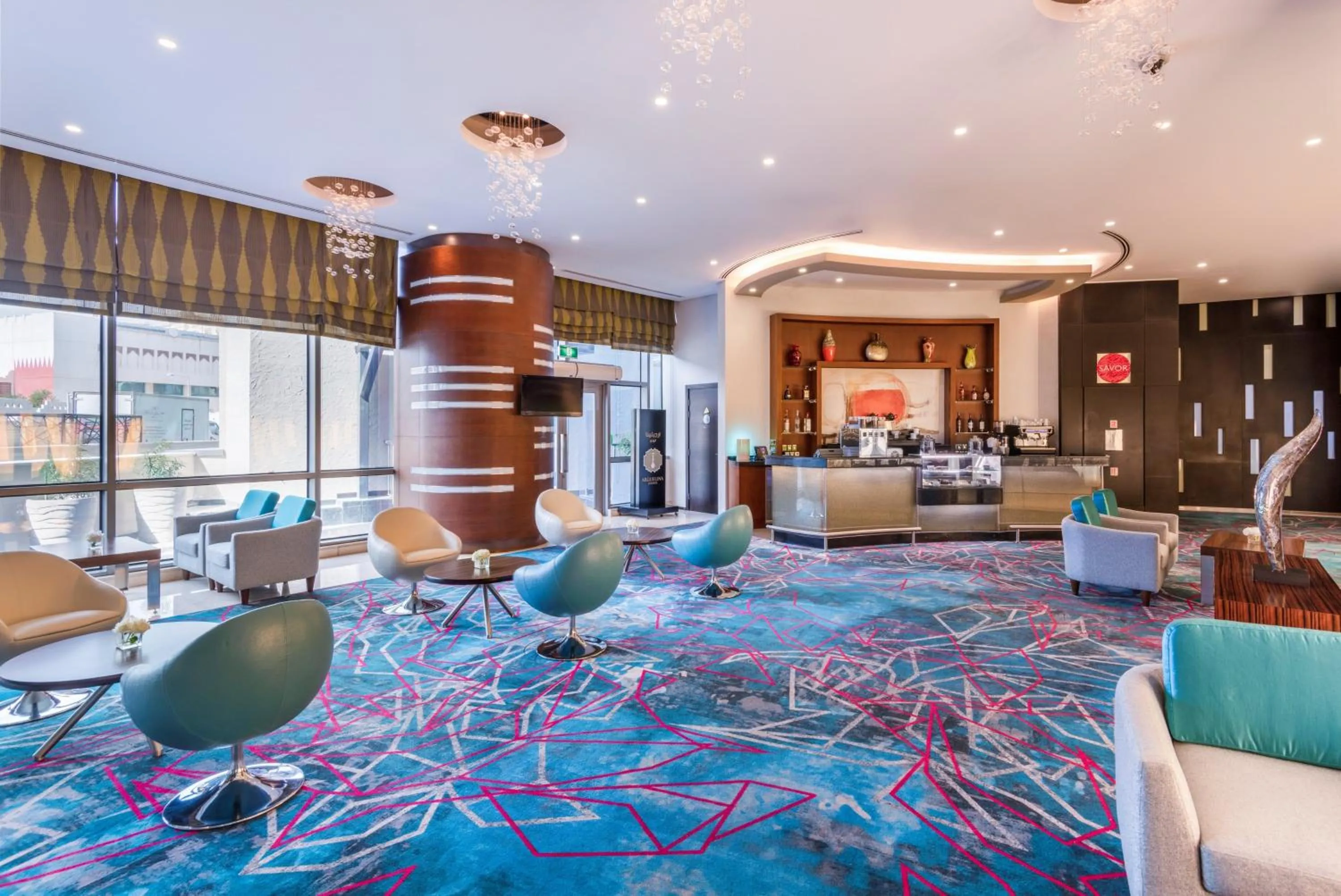 Lounge or bar in Crowne Plaza Doha - The Business Park by IHG