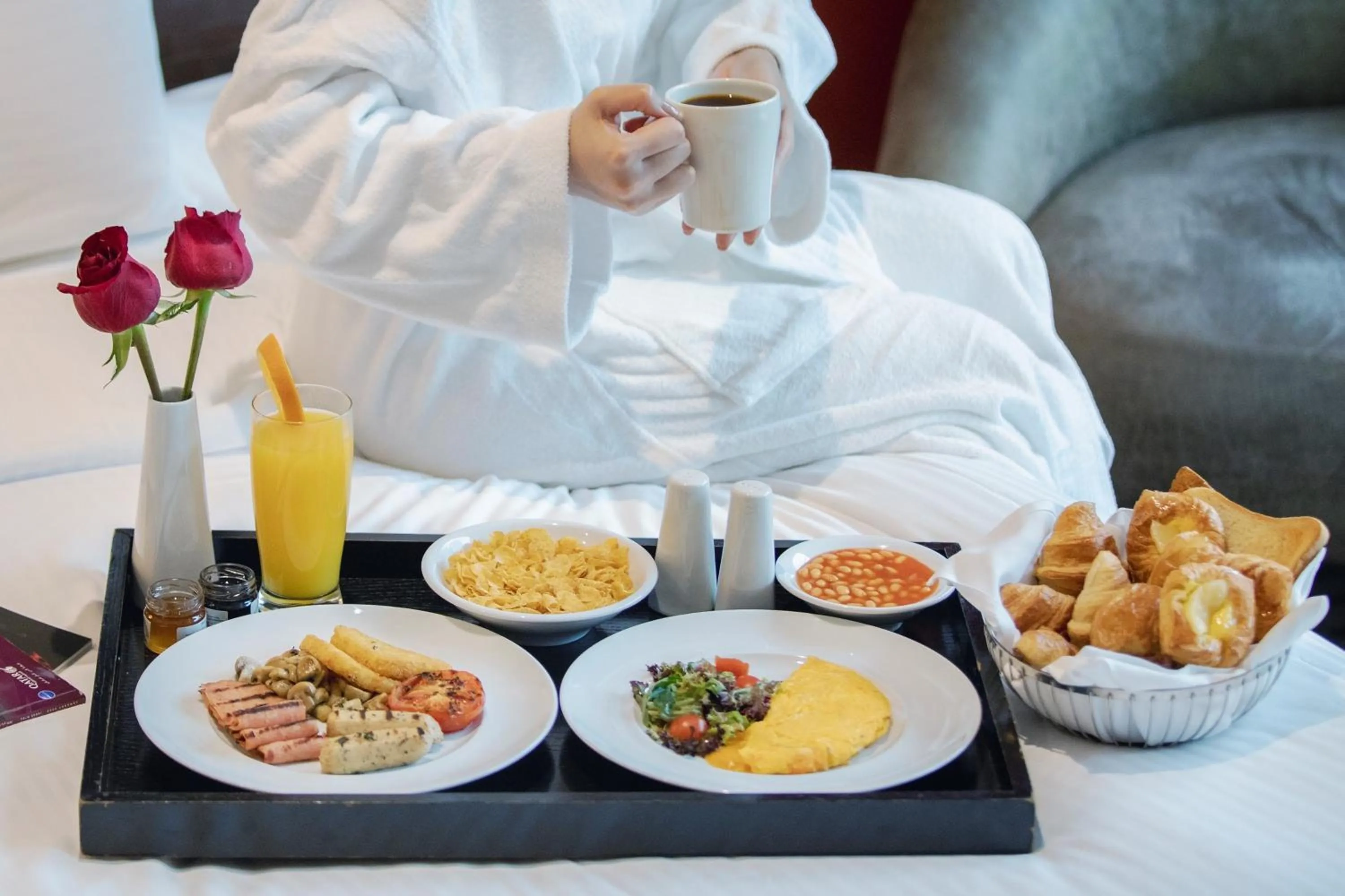 Bedroom in Crowne Plaza Doha - The Business Park by IHG