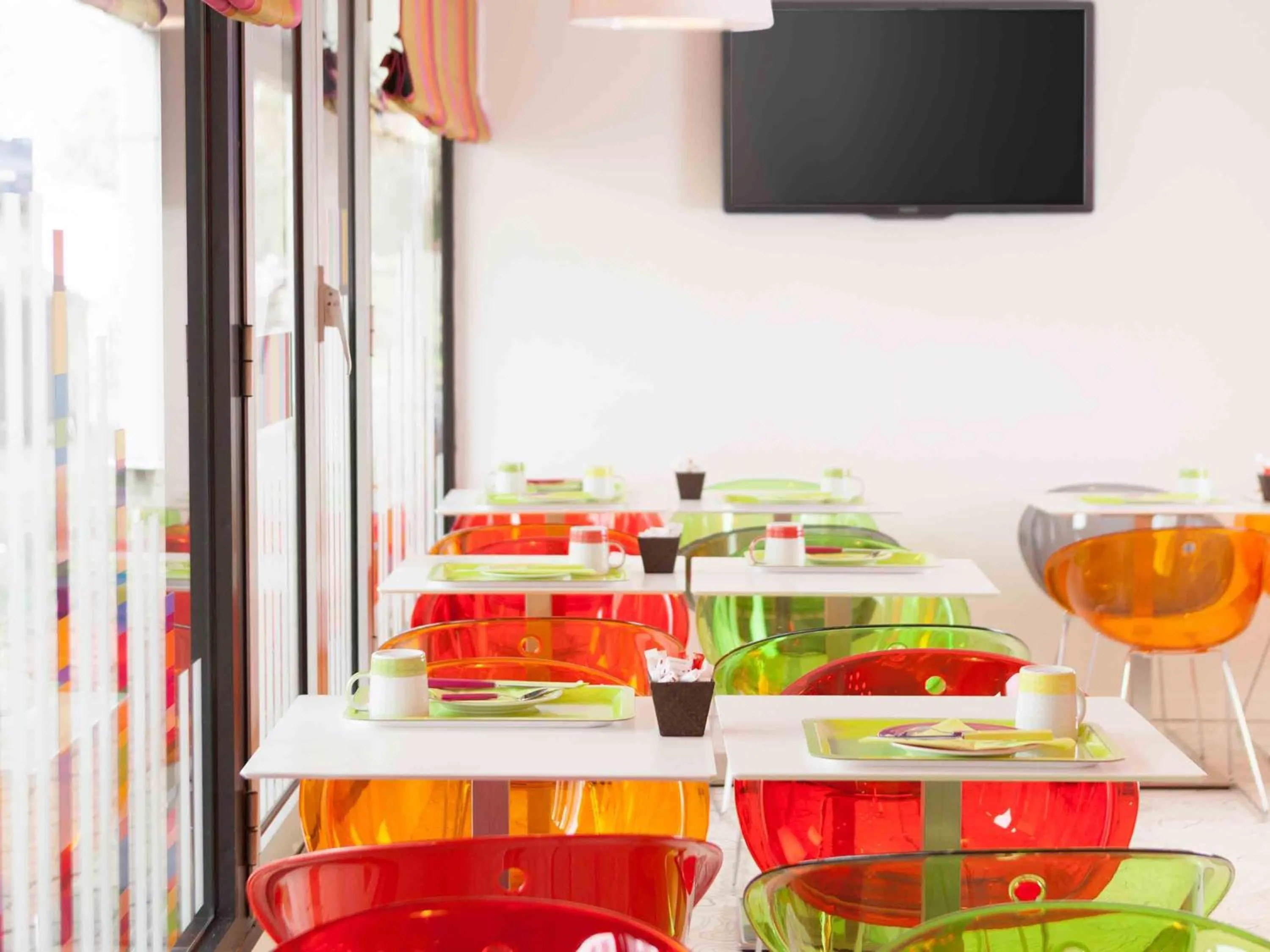 Lounge or bar in ibis Styles Bordeaux Saint Médard
