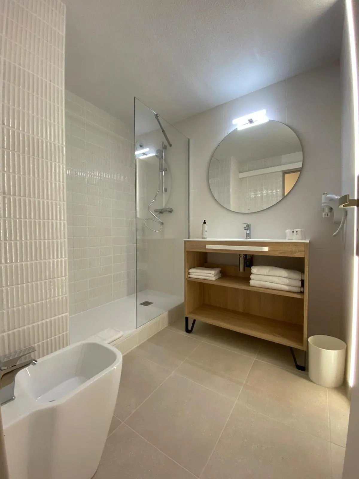 Bathroom in Hôtel National