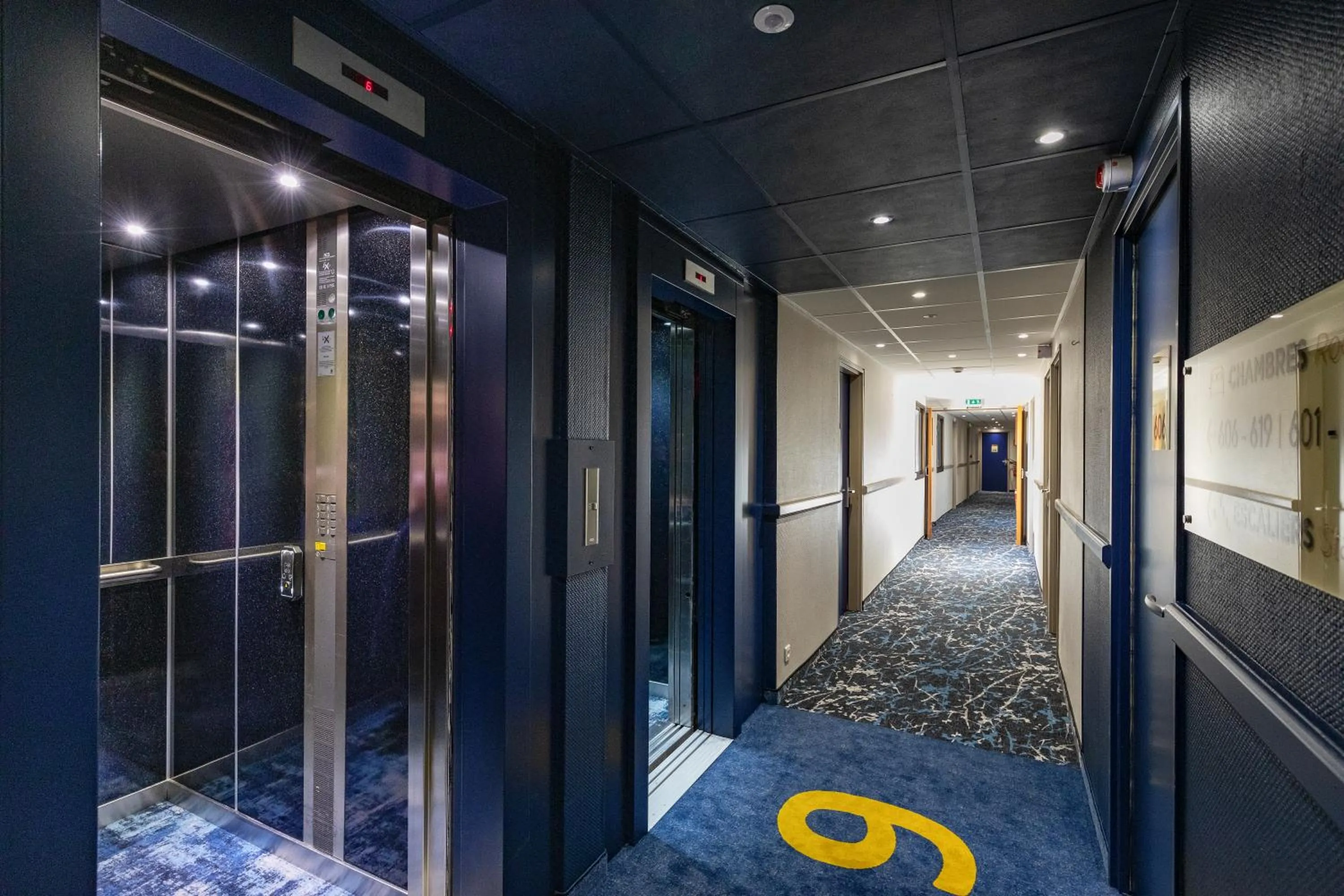 Facade/entrance in Hôtel National