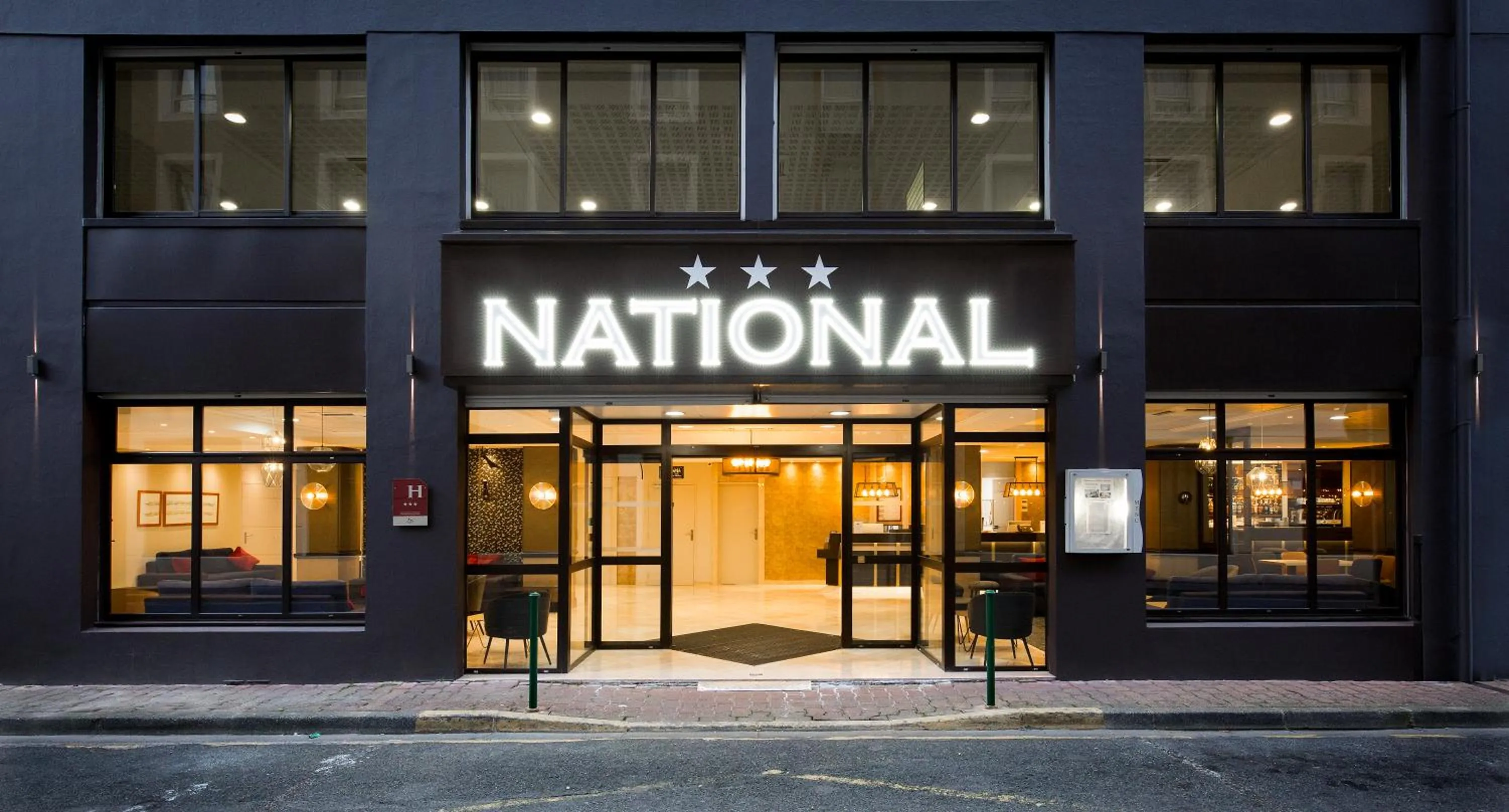 Facade/entrance in Hôtel National