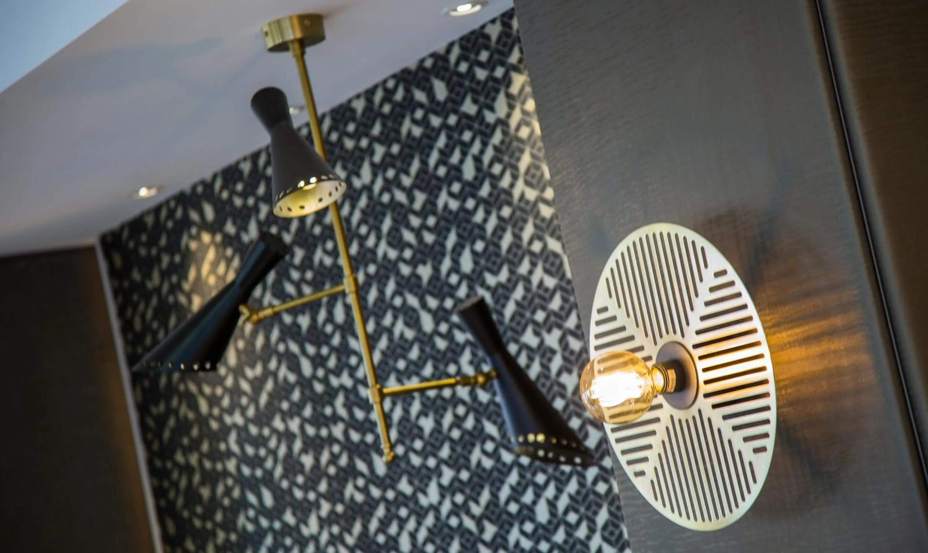 Communal lounge/ TV room in Hôtel National