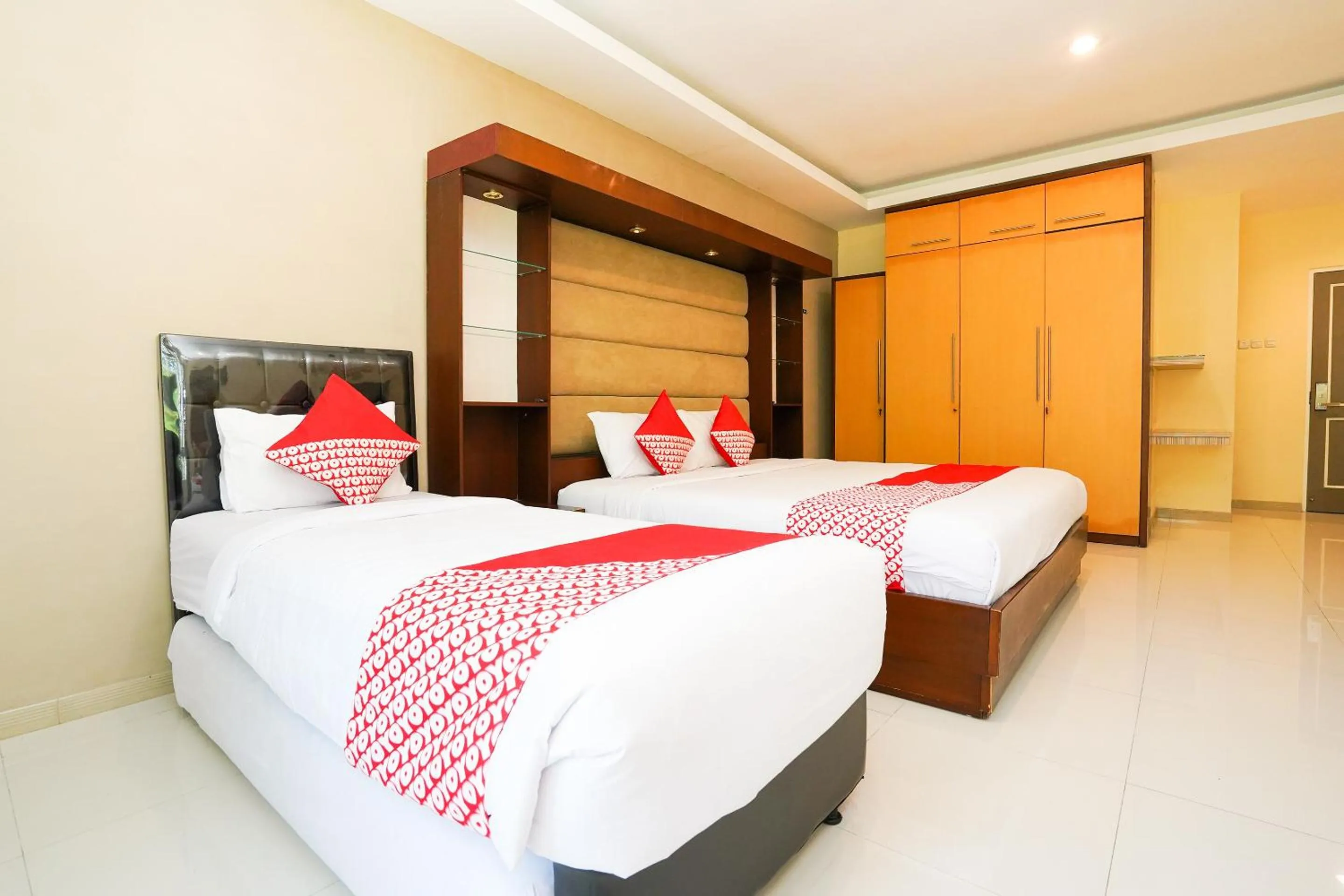 Bedroom, Bed in Capital O 175 K-60 Residence