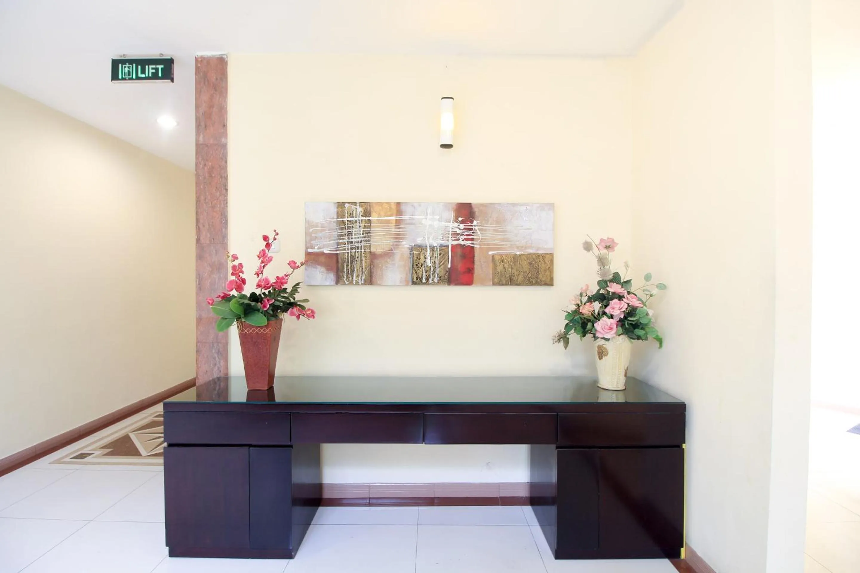 Lobby or reception in Capital O 175 K-60 Residence