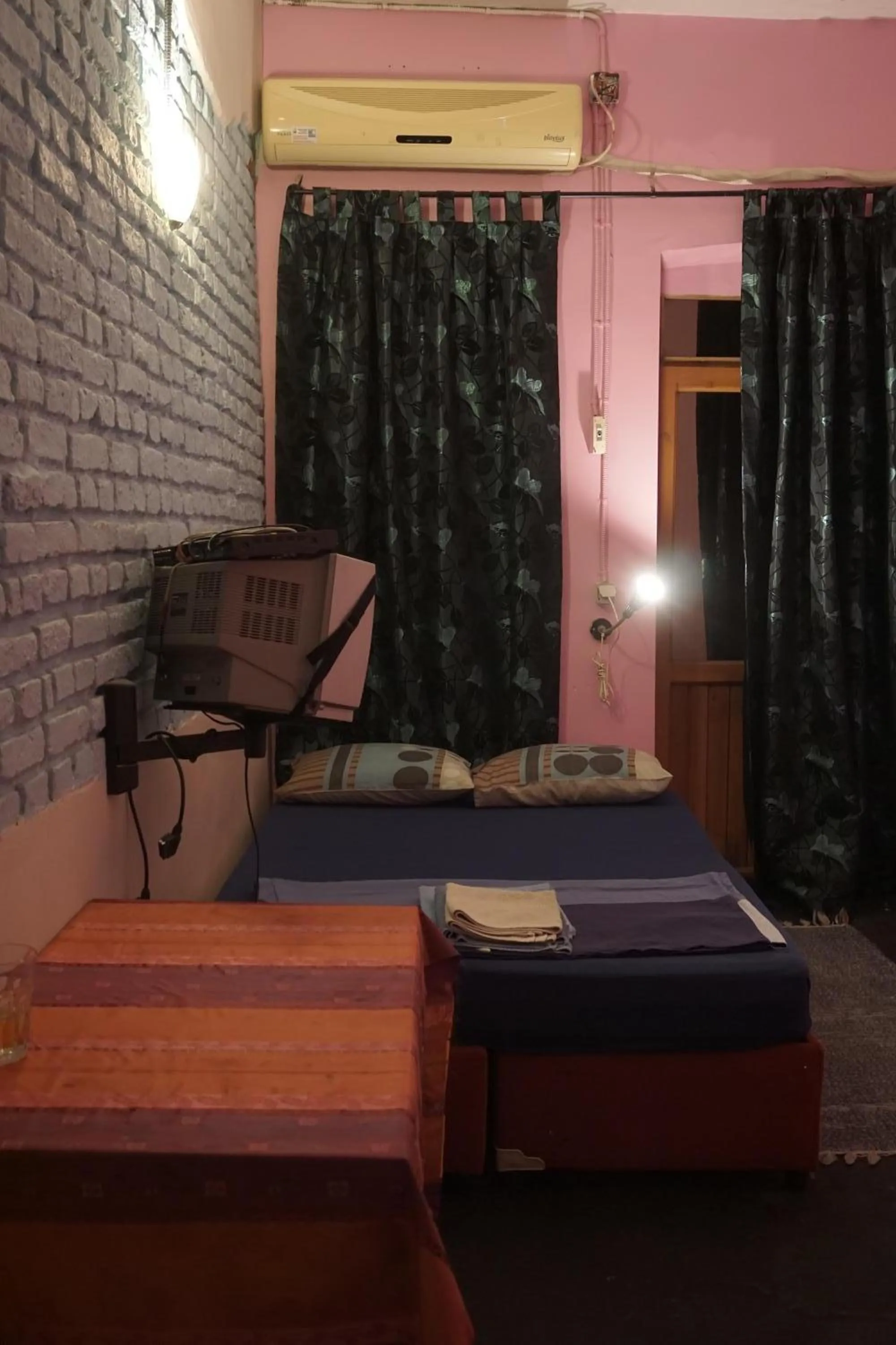 Decorative detail, Bed in Chillout Lya Hostel & Lounge