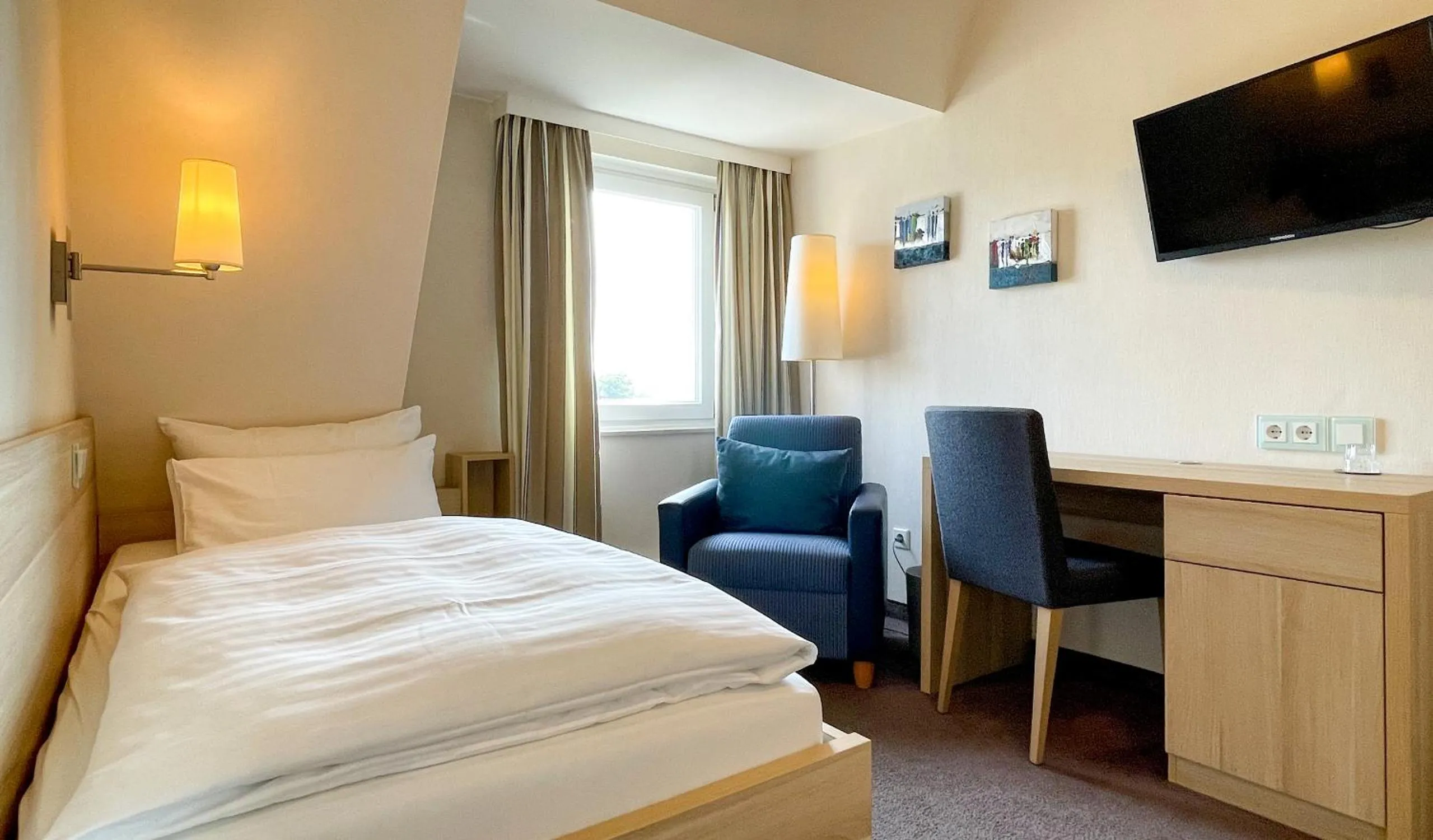 Photo of the whole room, Bed in Hotel Noltmann-Peters