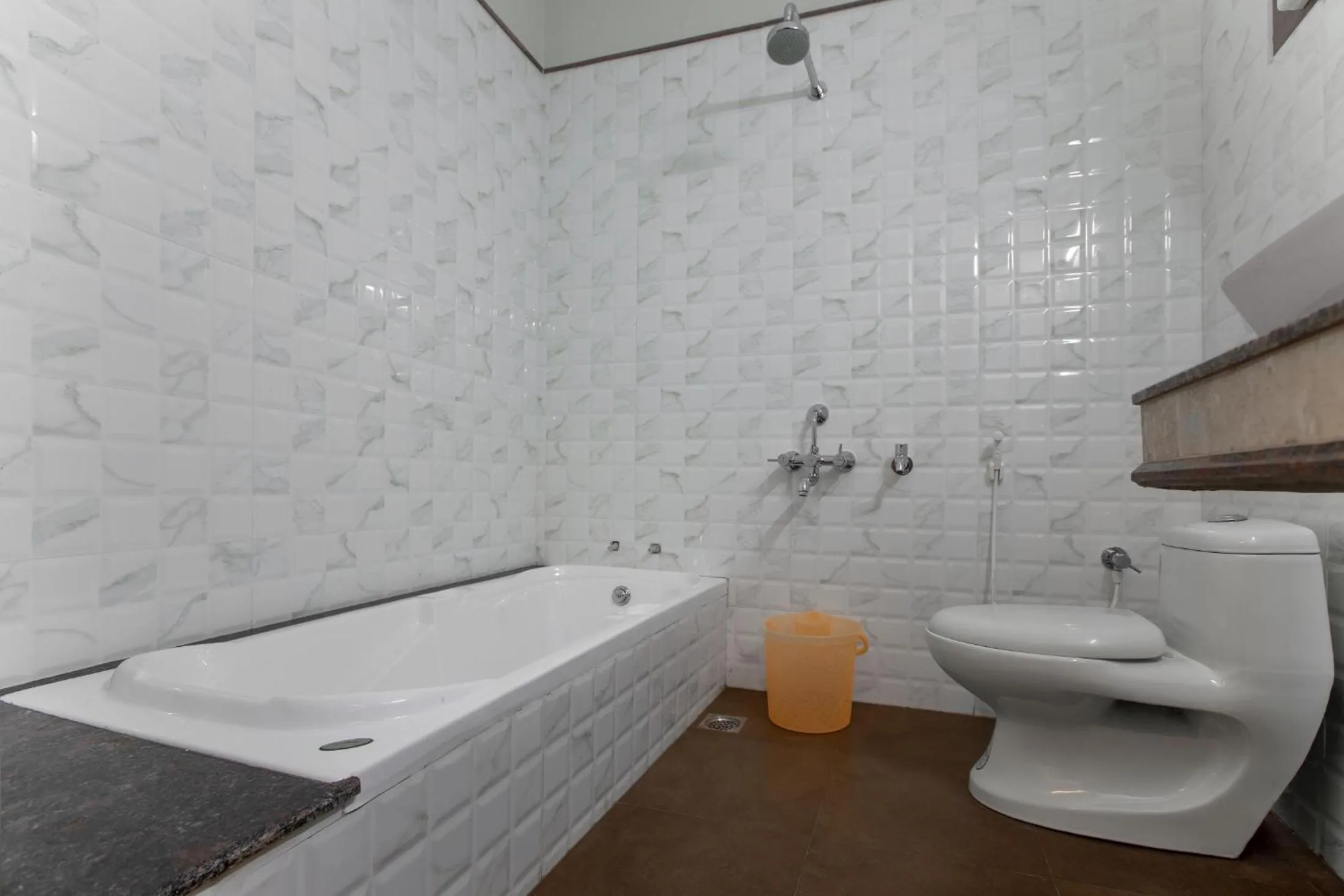 Toilet in Hotel Vashanth Krishna