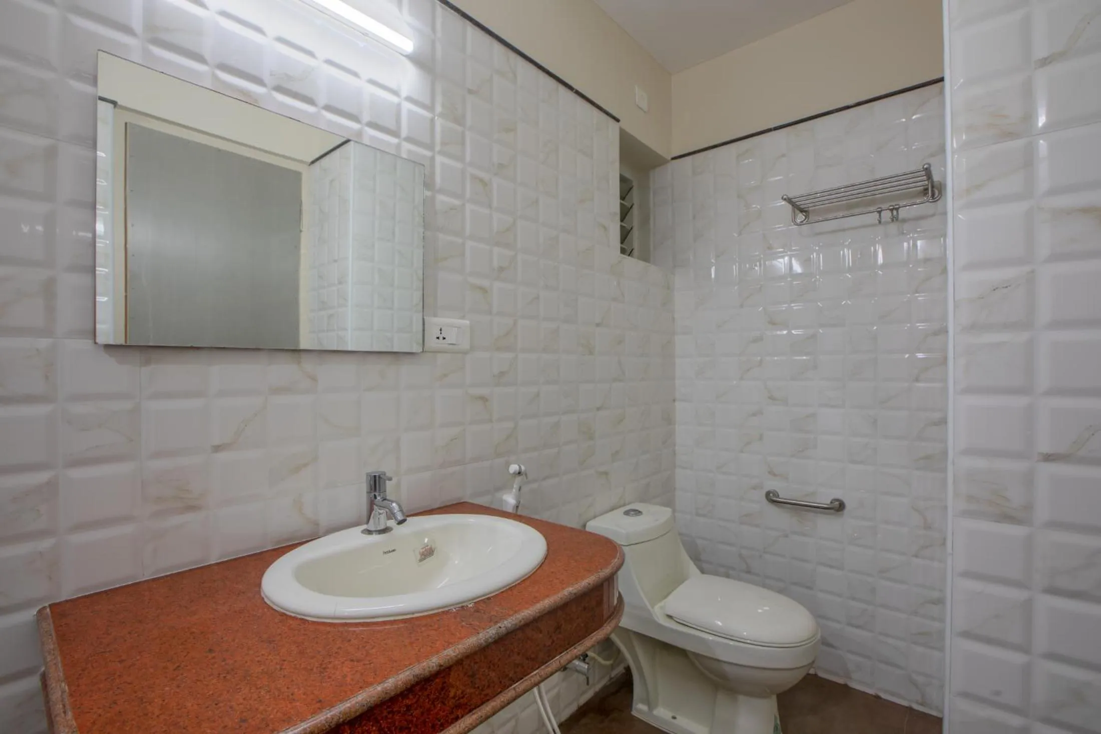 Shower in Hotel Vashanth Krishna