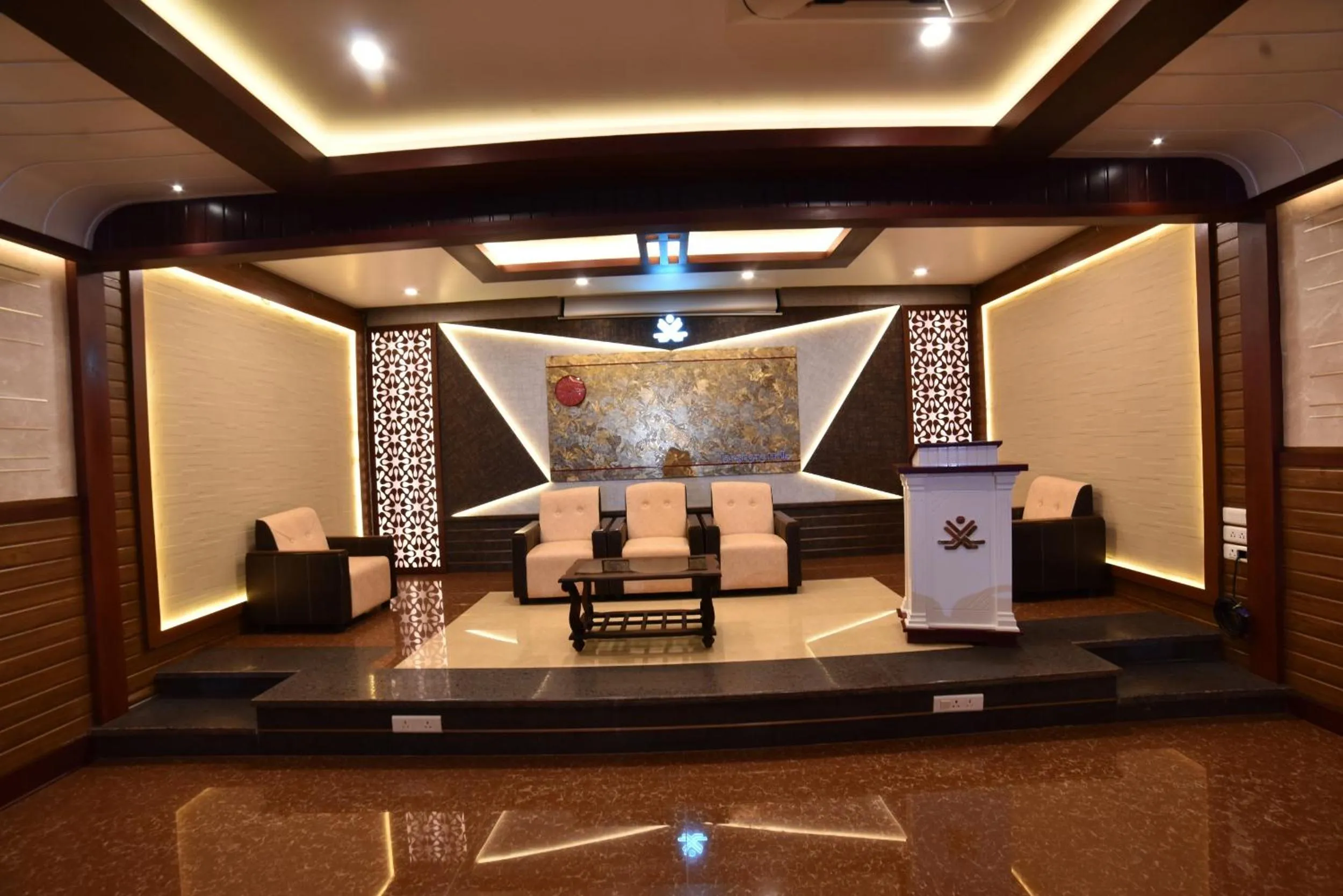 Banquet/Function facilities in Hotel Vashanth Krishna