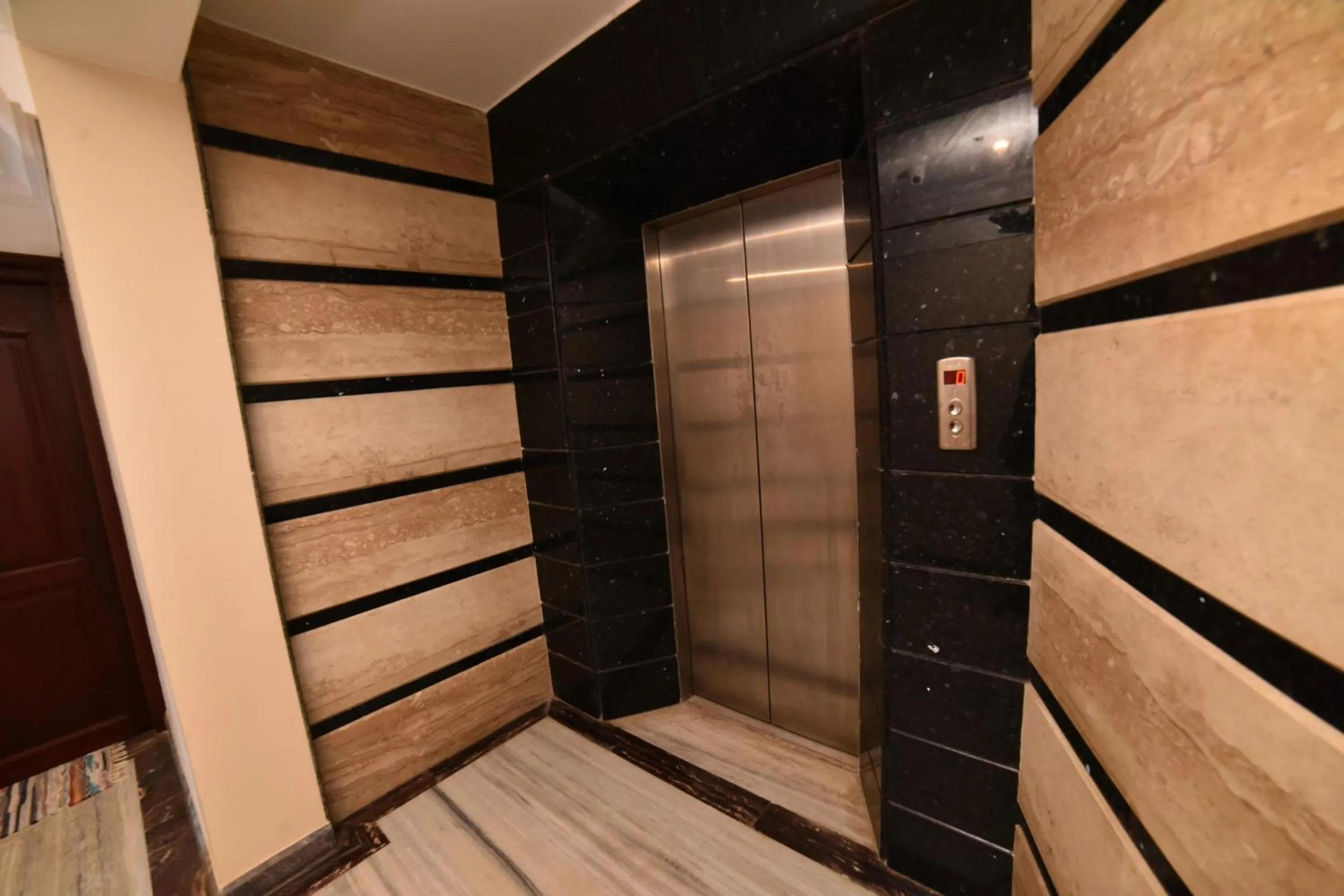 Area and facilities in Hotel Vashanth Krishna