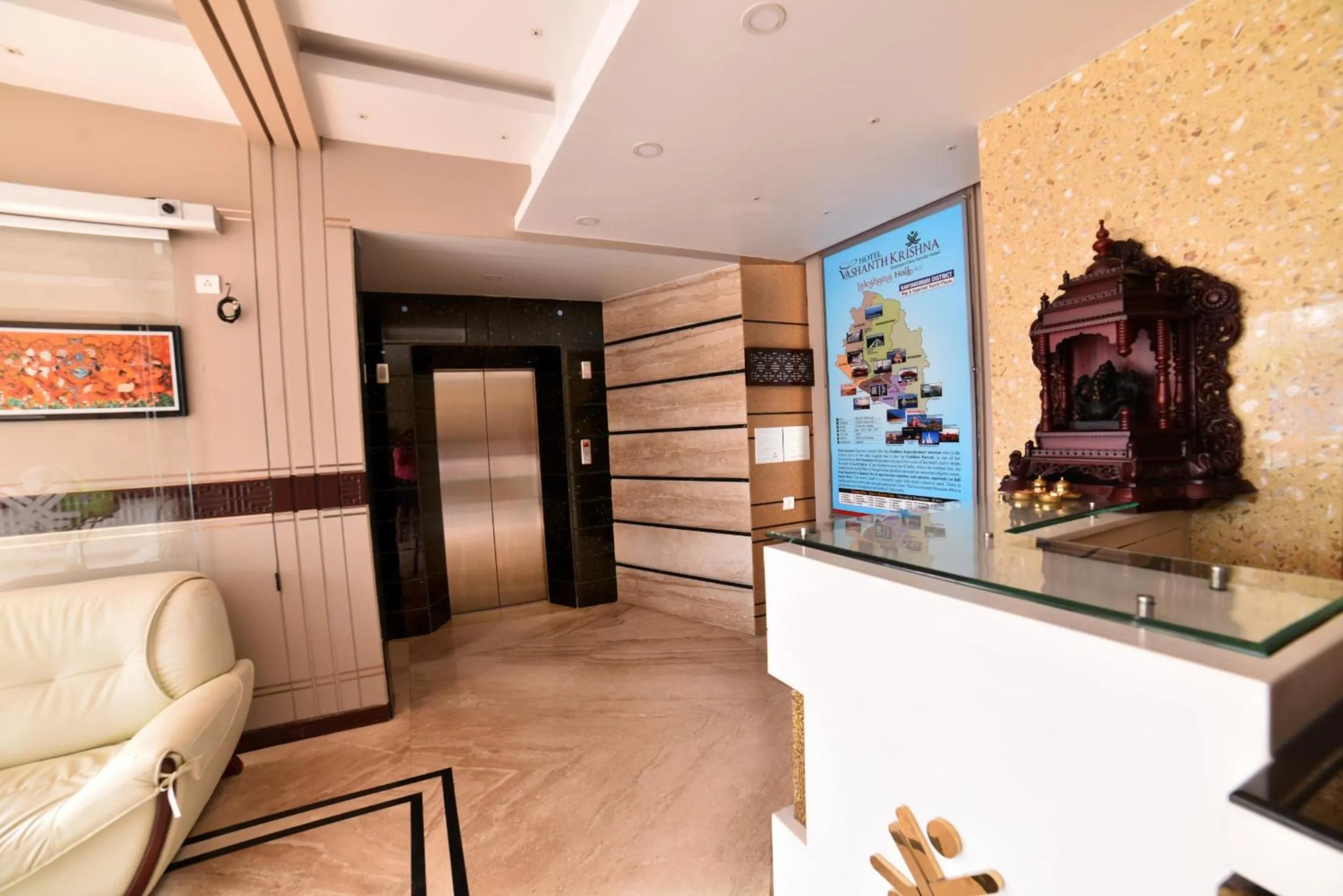 Lobby or reception in Hotel Vashanth Krishna
