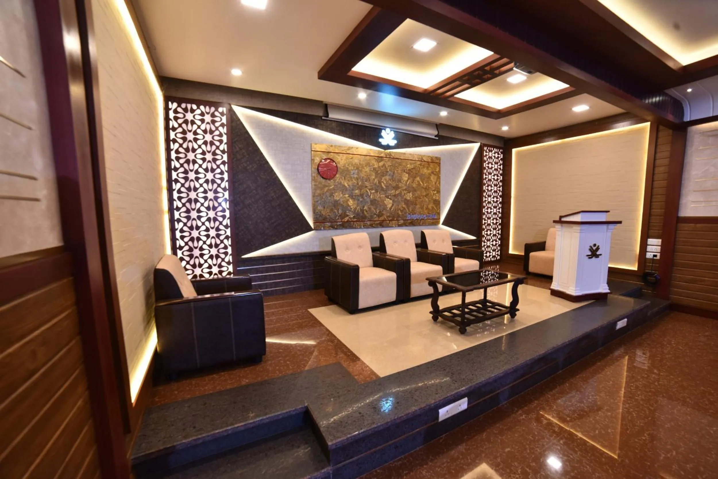 Banquet/Function facilities in Hotel Vashanth Krishna