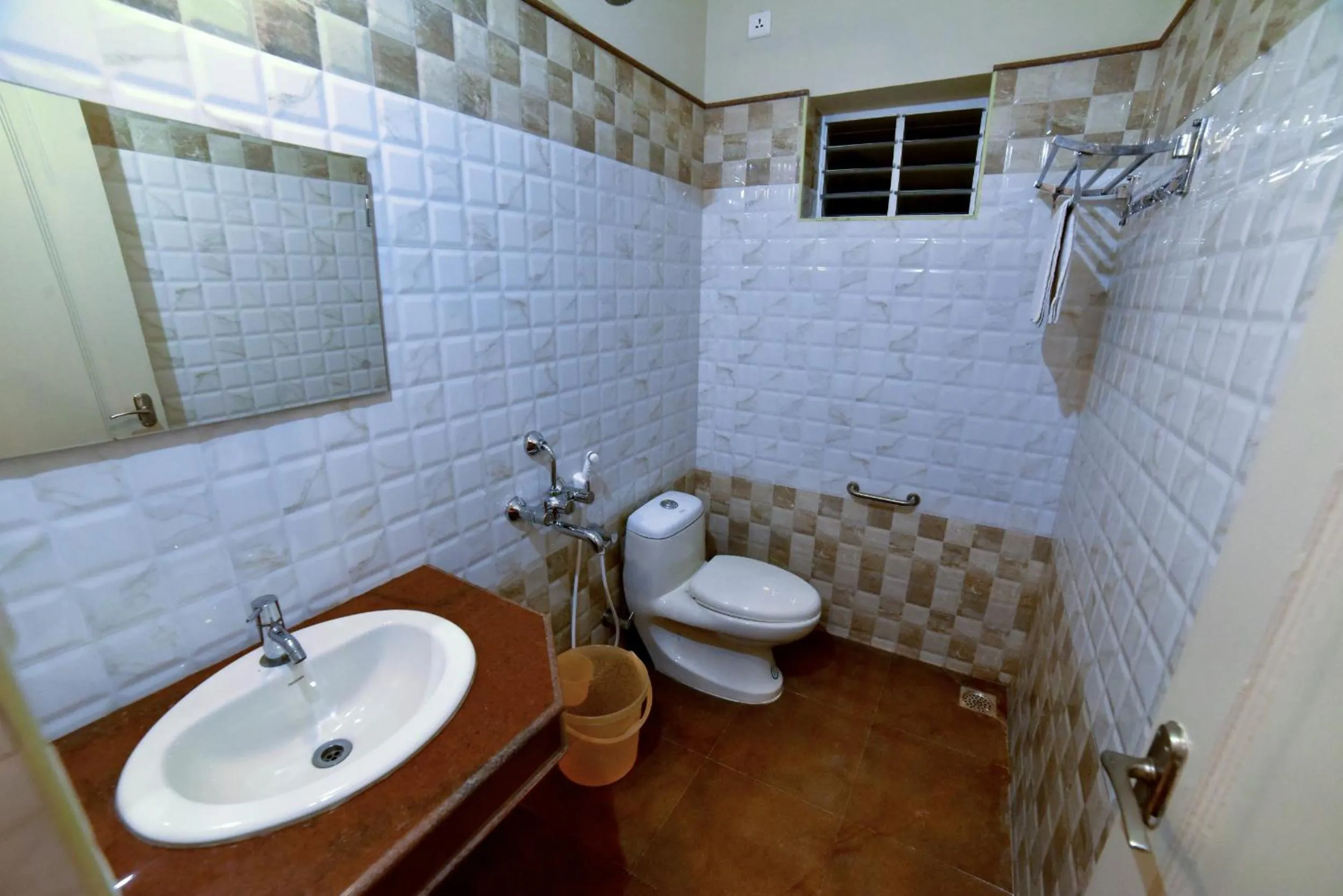 Bathroom in Hotel Vashanth Krishna