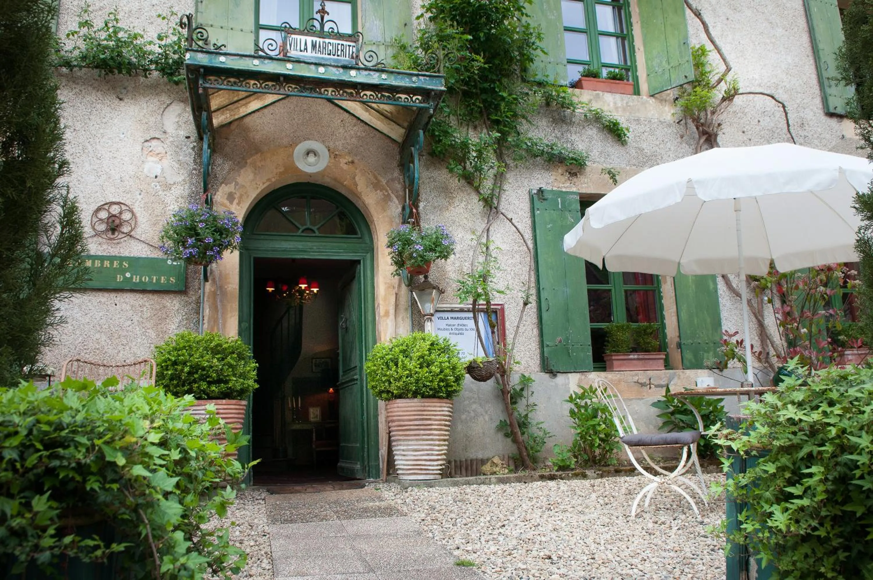 Facade/entrance in Villa Marguerite Chambres et Table d Hotes de charme