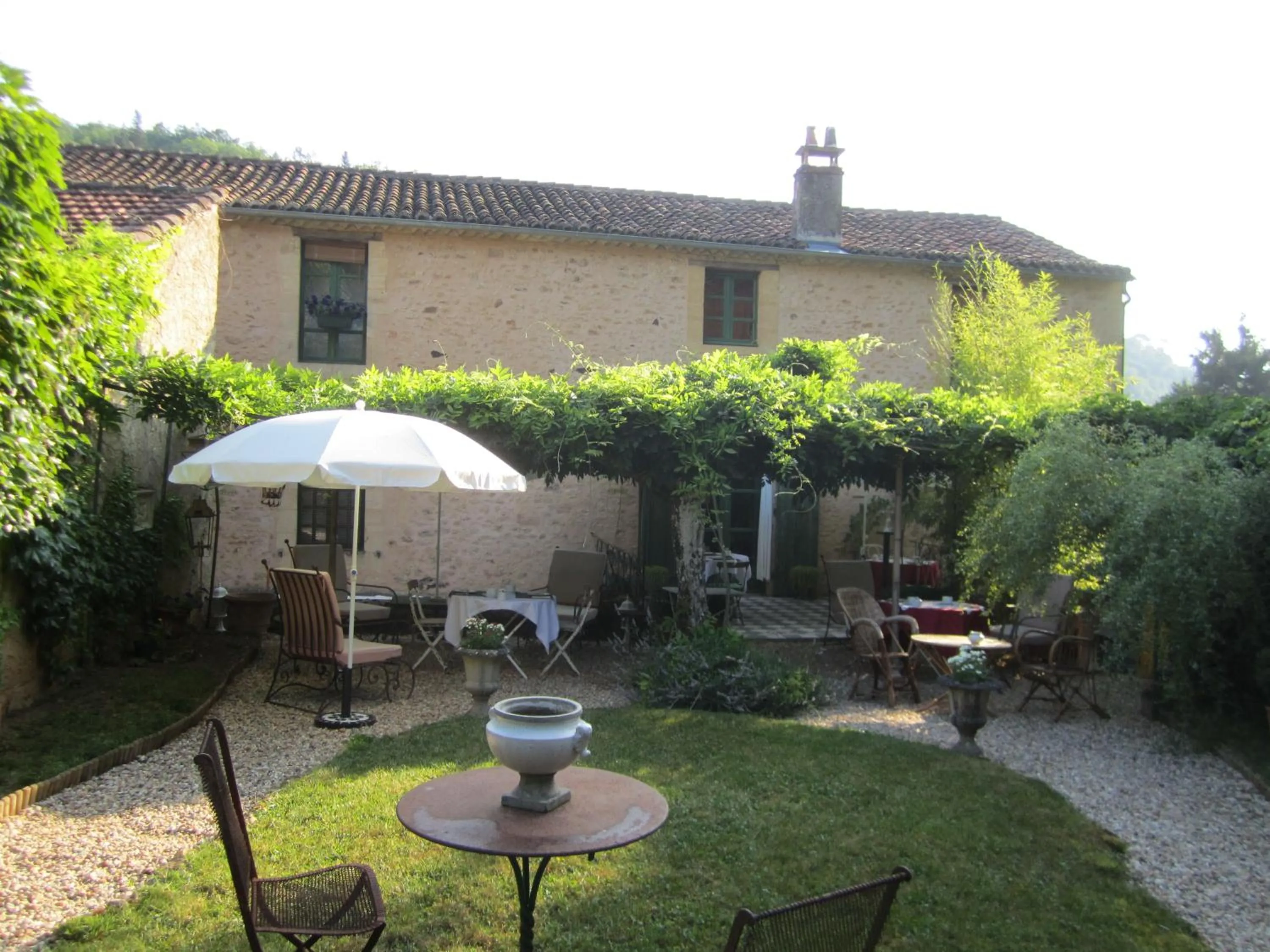 Garden in Villa Marguerite Chambres et Table d Hotes de charme