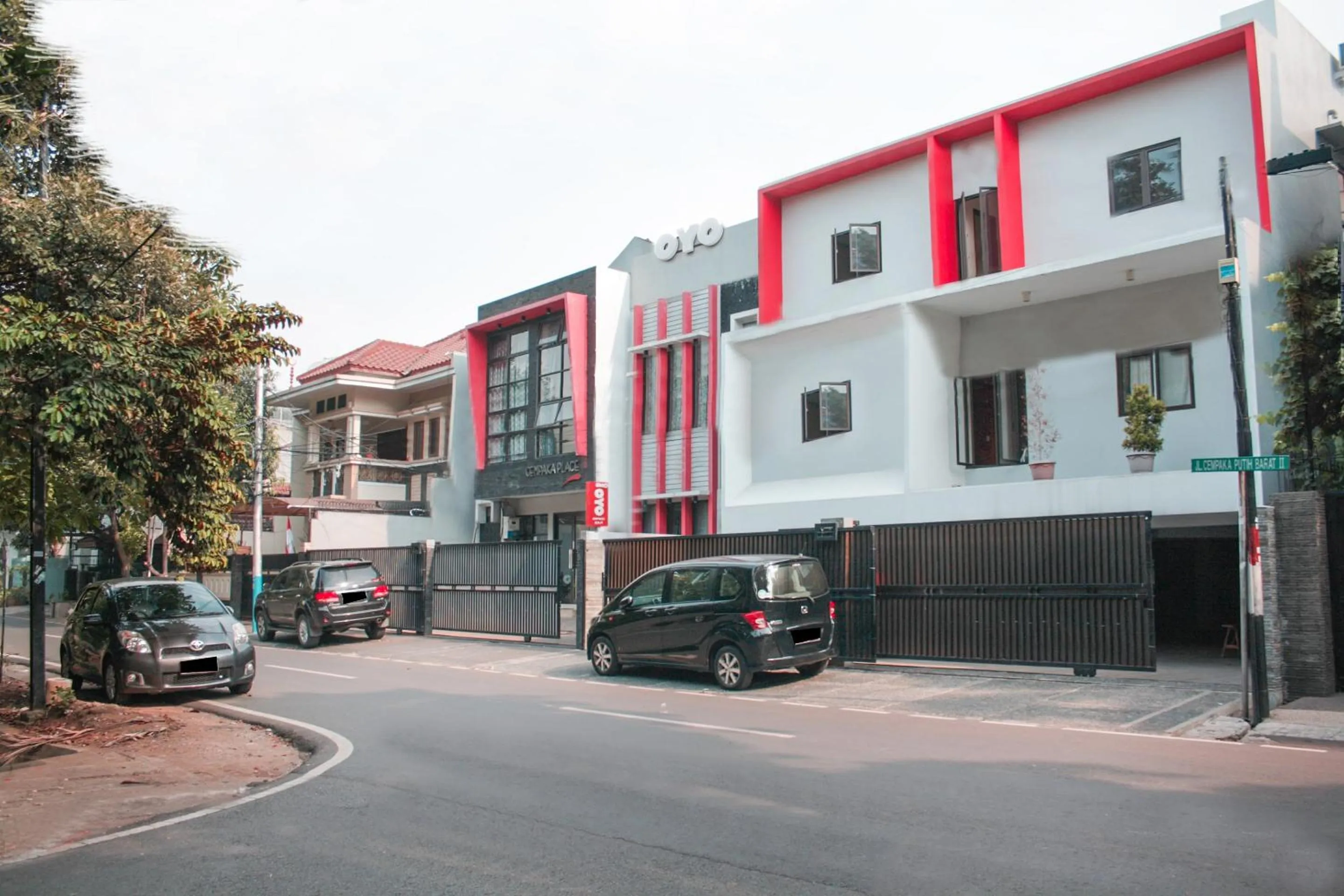 Facade/entrance in Hotel O Cempaka Place Homestay