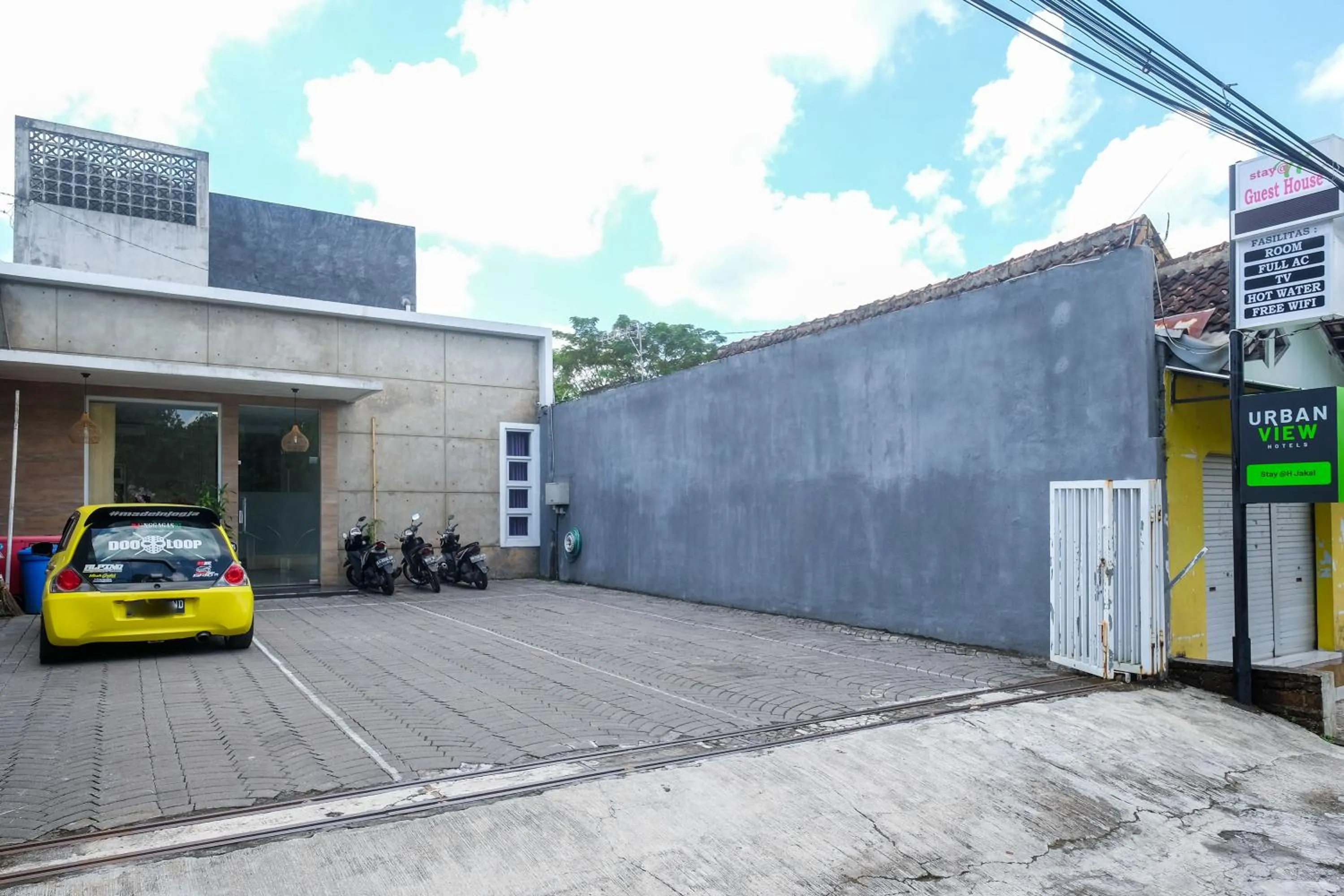 Property building in Urbanview Stay at H jakal by RedDoorz