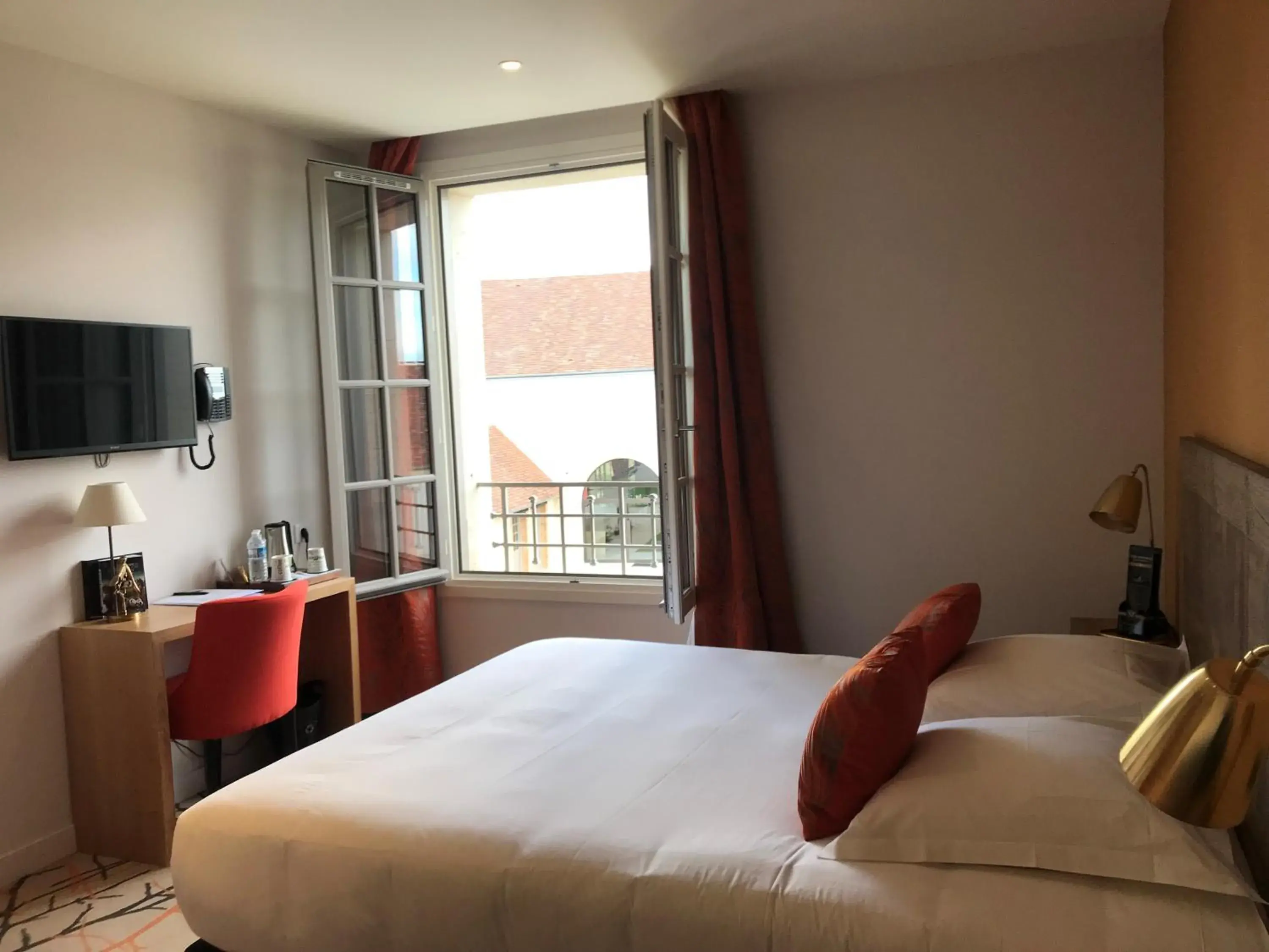 Triple Room in Le Prieuré de Boulogne Triple Room in Le Prieuré de Boulogne