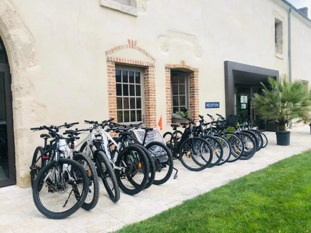 Cycling in Le Prieuré de Boulogne