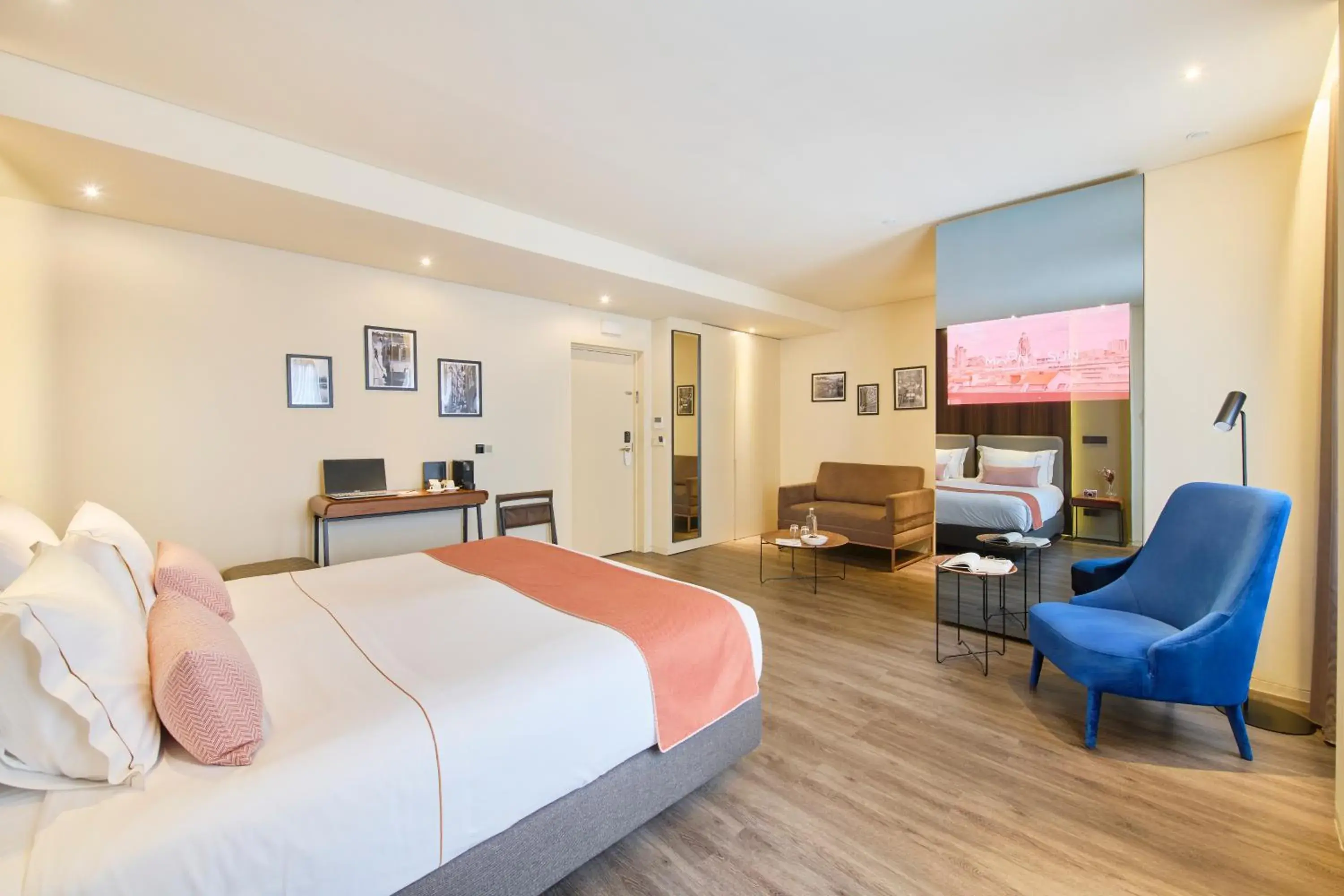 Deluxe Double or Twin Room in Hotel Moon & Sun Porto Deluxe Double or Twin Room in Hotel Moon & Sun Porto