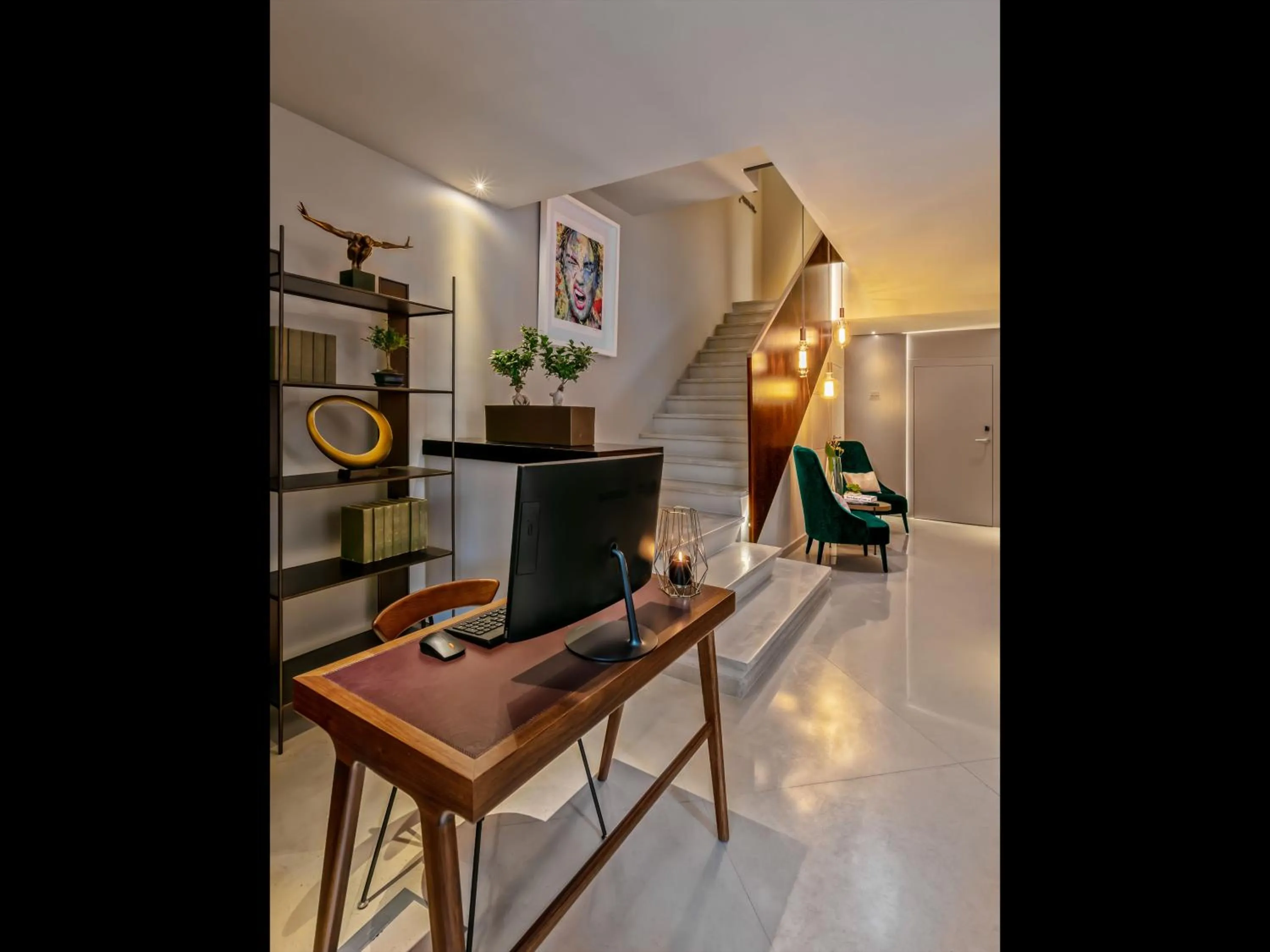 TV and multimedia in Hotel Moon & Sun Porto