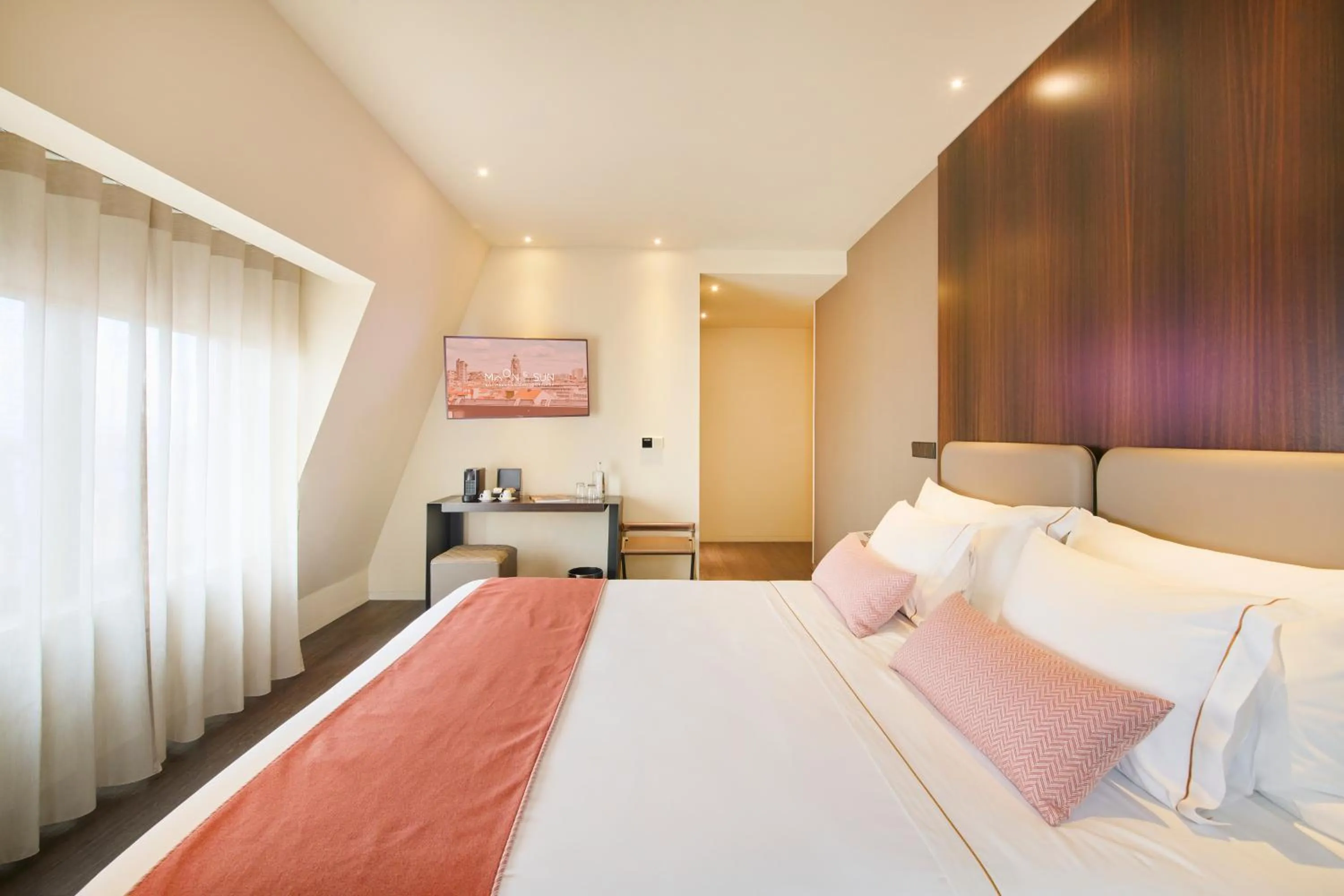 Bed in Hotel Moon & Sun Porto