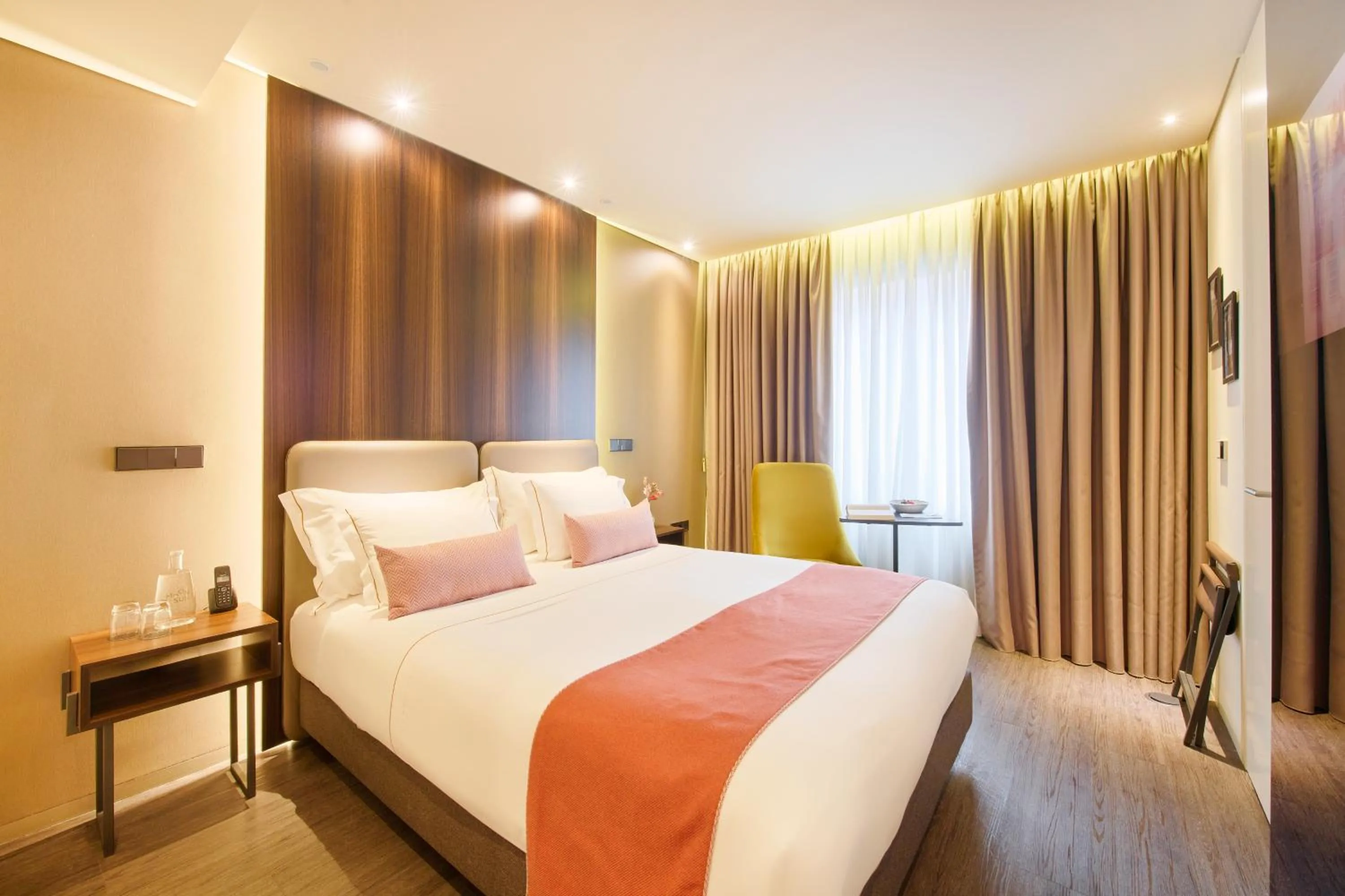 Bed in Hotel Moon & Sun Porto