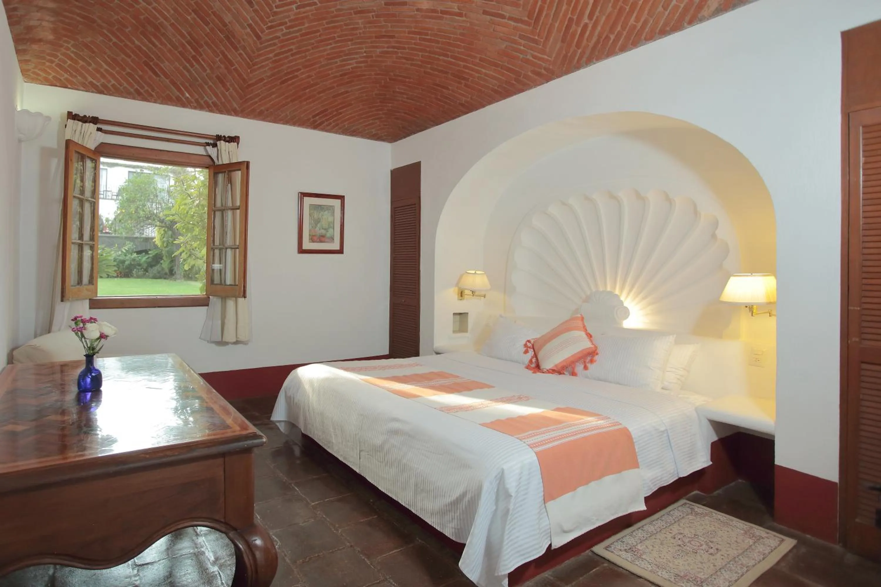 Bed in Posada del Tepozteco - Hotel & Gallery