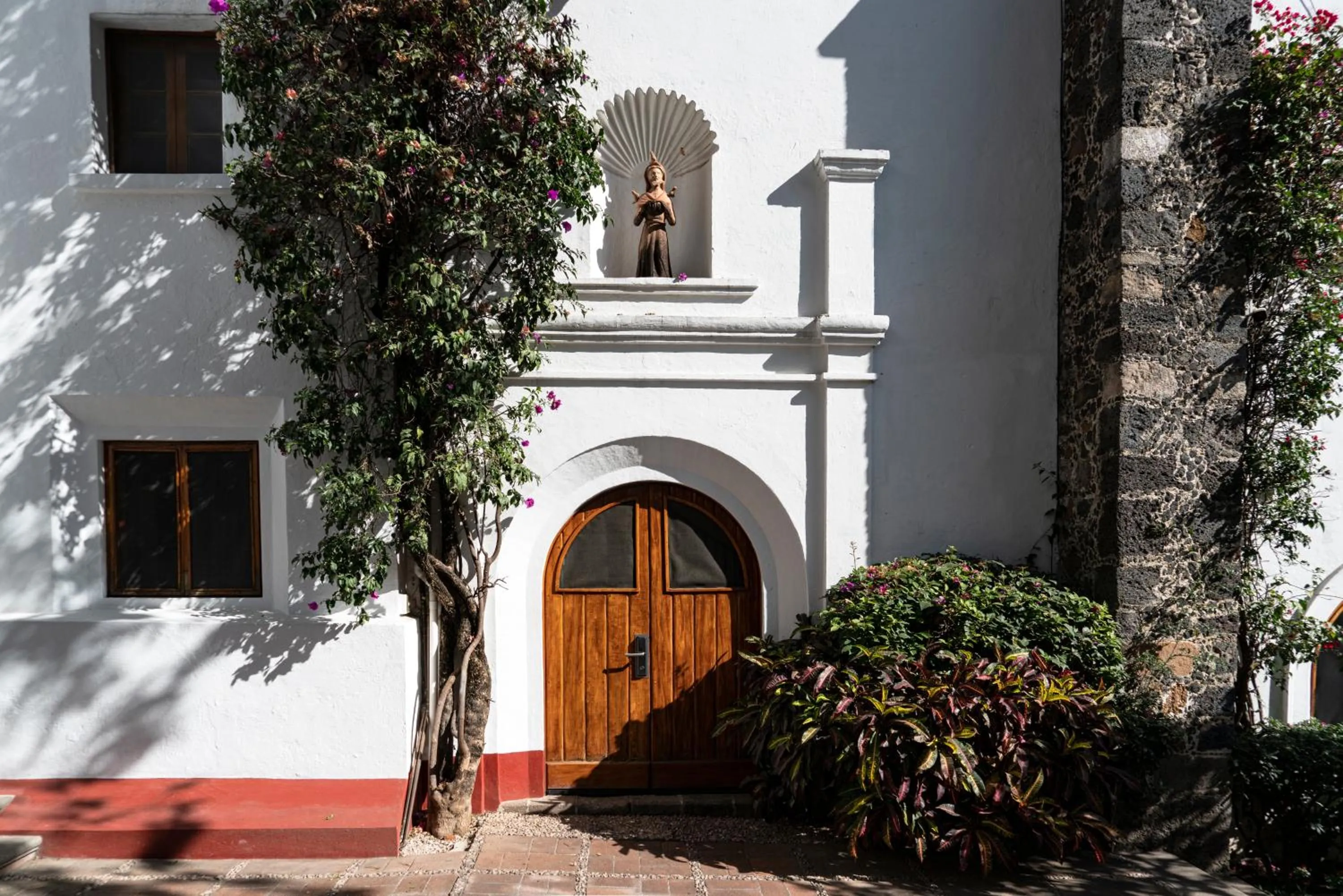 Property building in Posada del Tepozteco - Hotel & Gallery