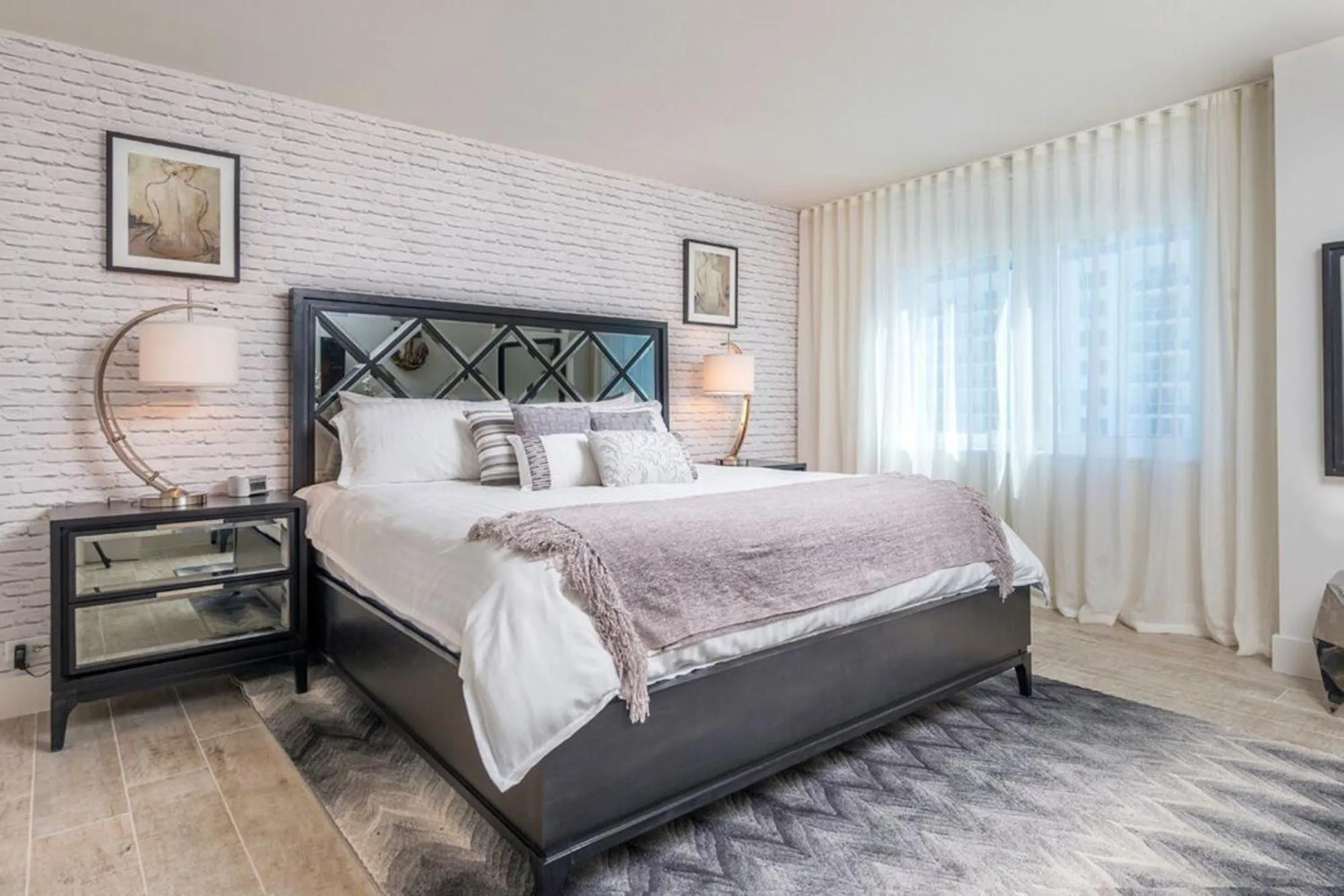 Bed in 1 Hotel & Homes Miami Beach Oceanfront Residence Suites By Joe Semary