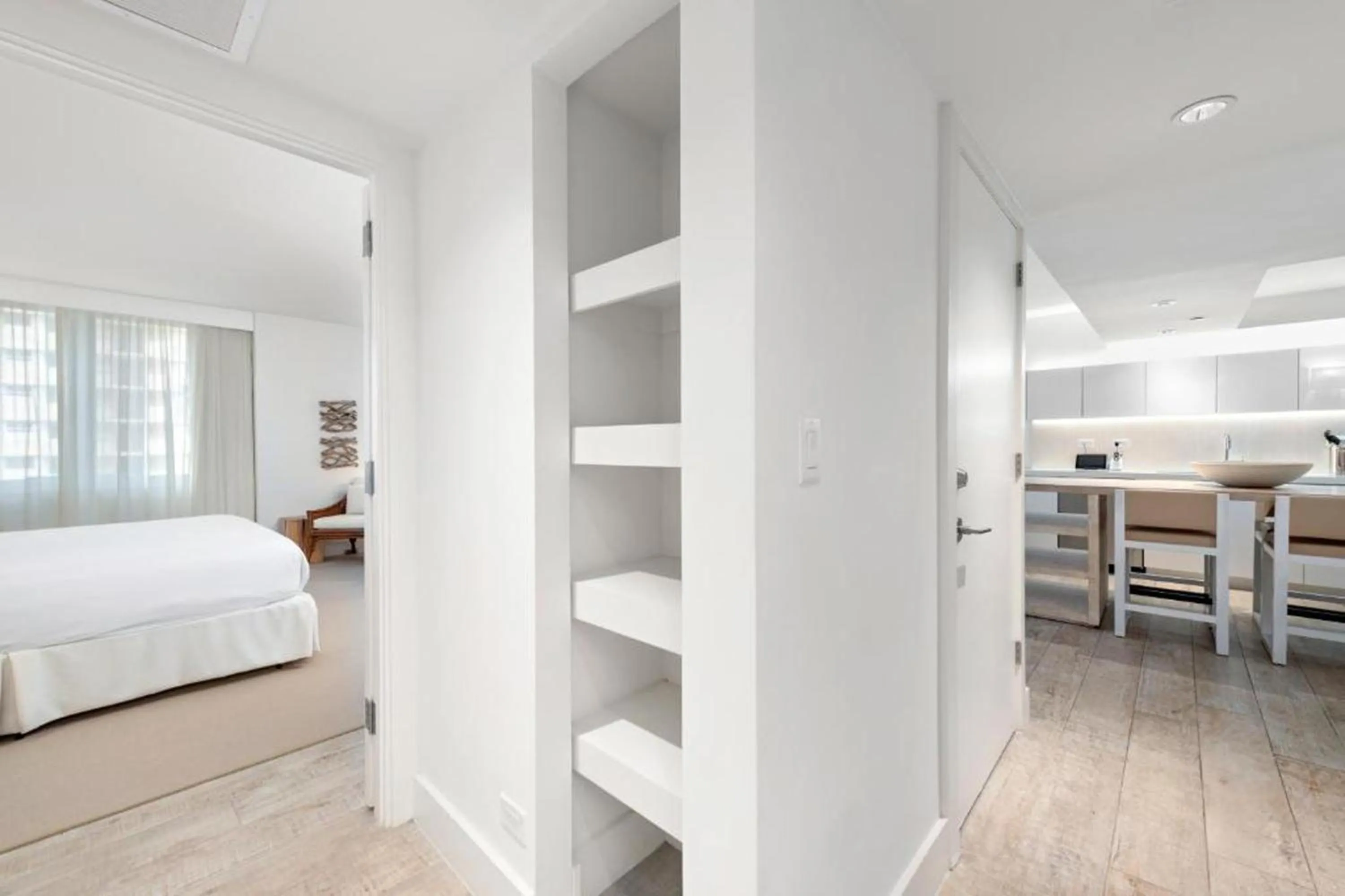 Bed in 1 Hotel & Homes Miami Beach Oceanfront Residence Suites By Joe Semary