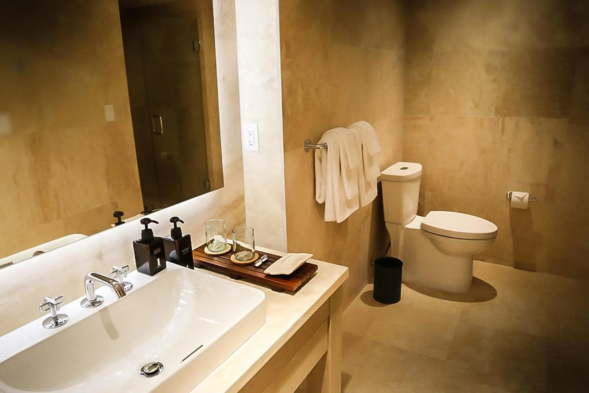 Bathroom in 1 Hotel & Homes Miami Beach Oceanfront Residence Suites By Joe Semary