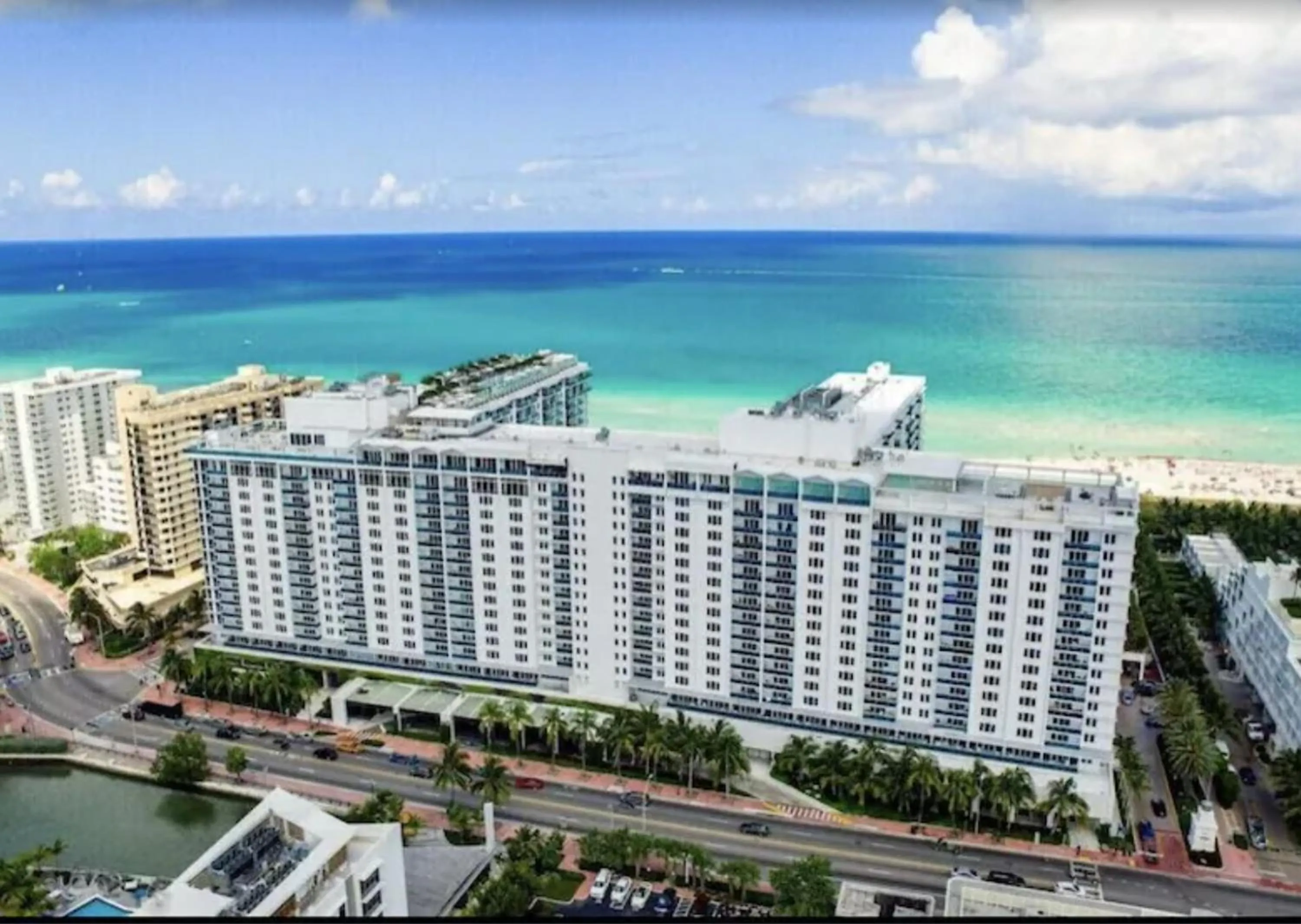 Property building in 1 Hotel & Homes Miami Beach Oceanfront Residence Suites By Joe Semary